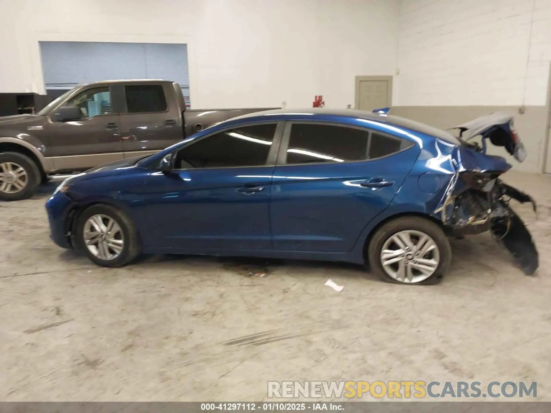 14 Photograph of a damaged car 5NPD84LF6LH566303 HYUNDAI ELANTRA 2020