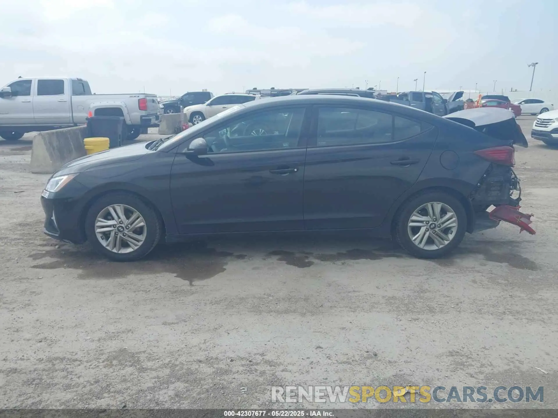 15 Photograph of a damaged car 5NPD84LF6LH568407 HYUNDAI ELANTRA 2020