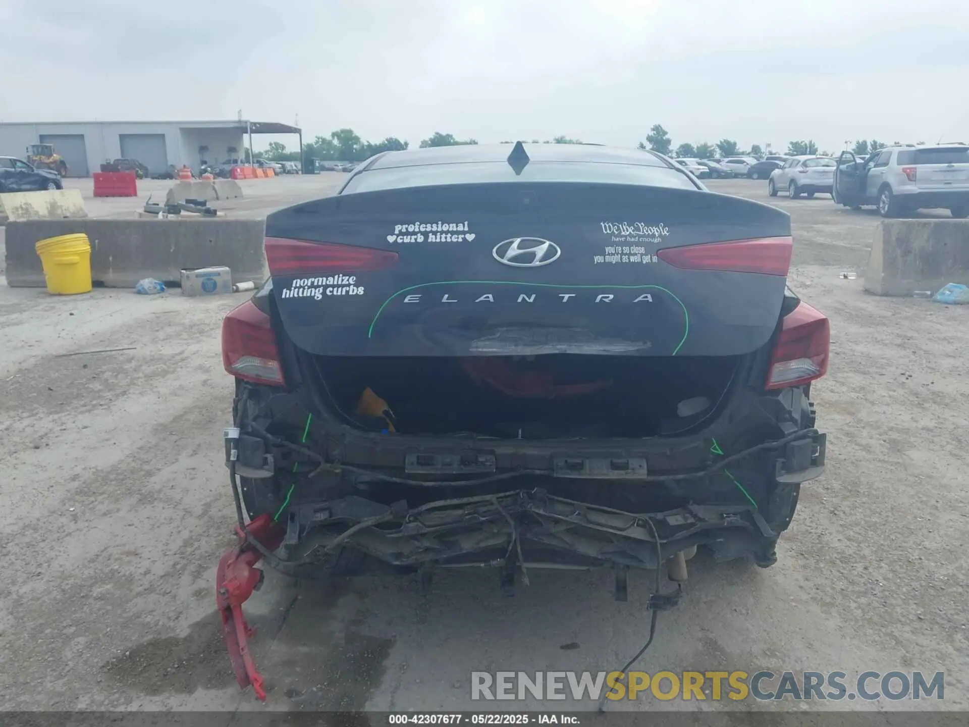 17 Photograph of a damaged car 5NPD84LF6LH568407 HYUNDAI ELANTRA 2020