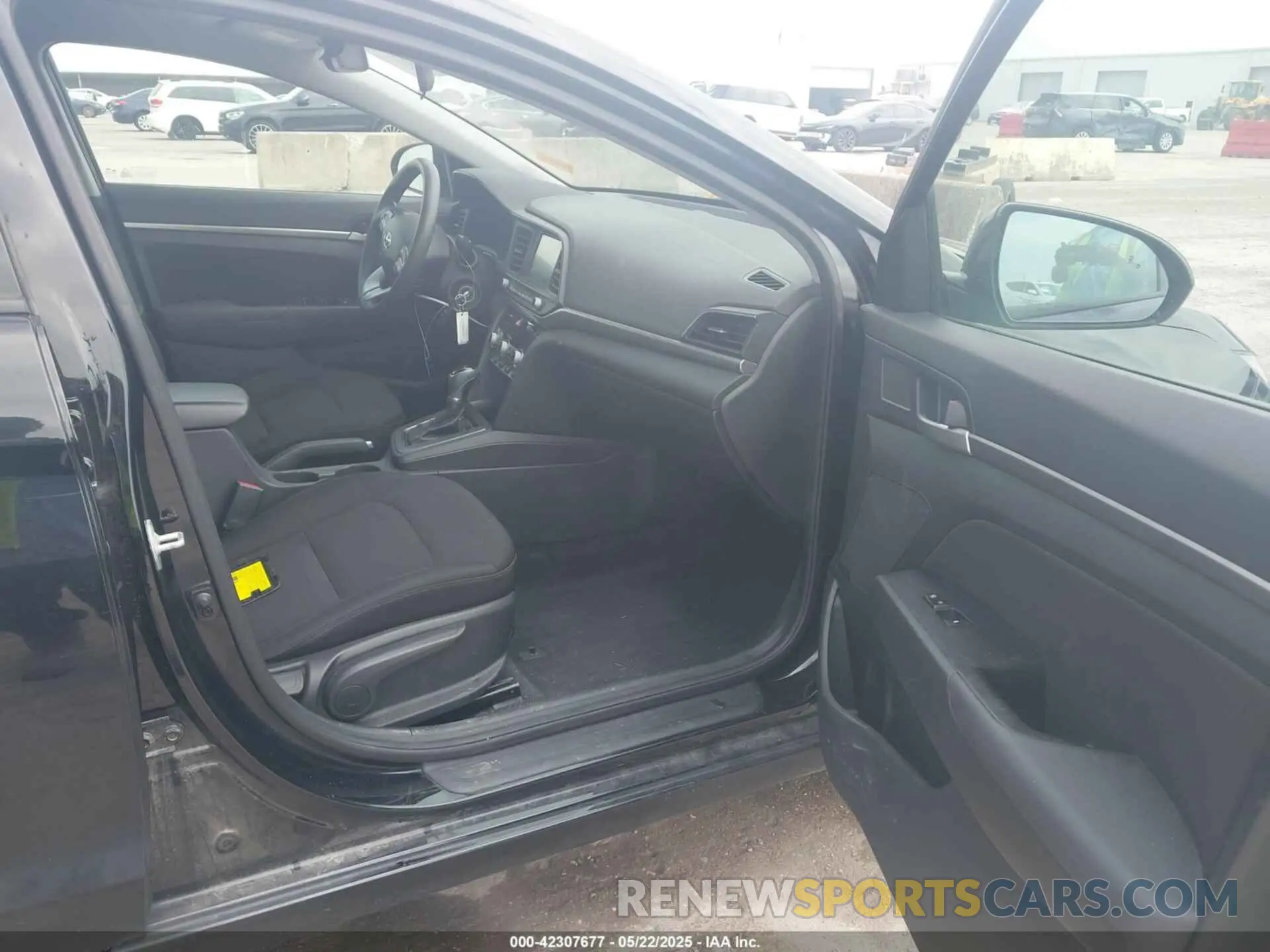 5 Photograph of a damaged car 5NPD84LF6LH568407 HYUNDAI ELANTRA 2020