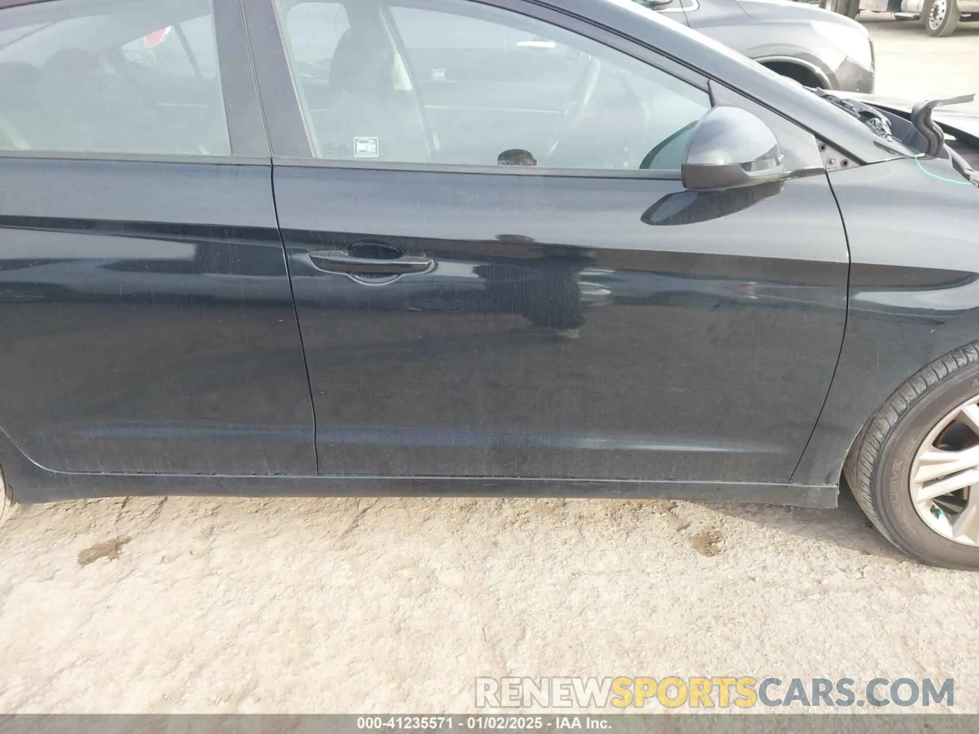 14 Photograph of a damaged car 5NPD84LF6LH568553 HYUNDAI ELANTRA 2020