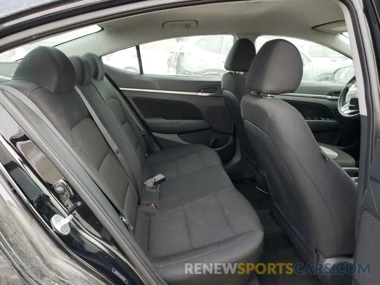 10 Photograph of a damaged car 5NPD84LF6LH570058 HYUNDAI ELANTRA 2020