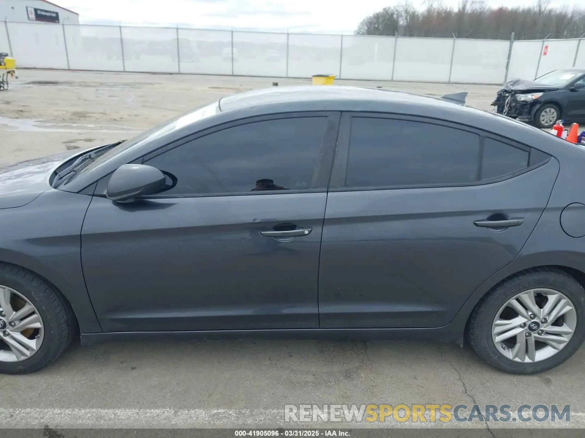 14 Photograph of a damaged car 5NPD84LF6LH572540 HYUNDAI ELANTRA 2020