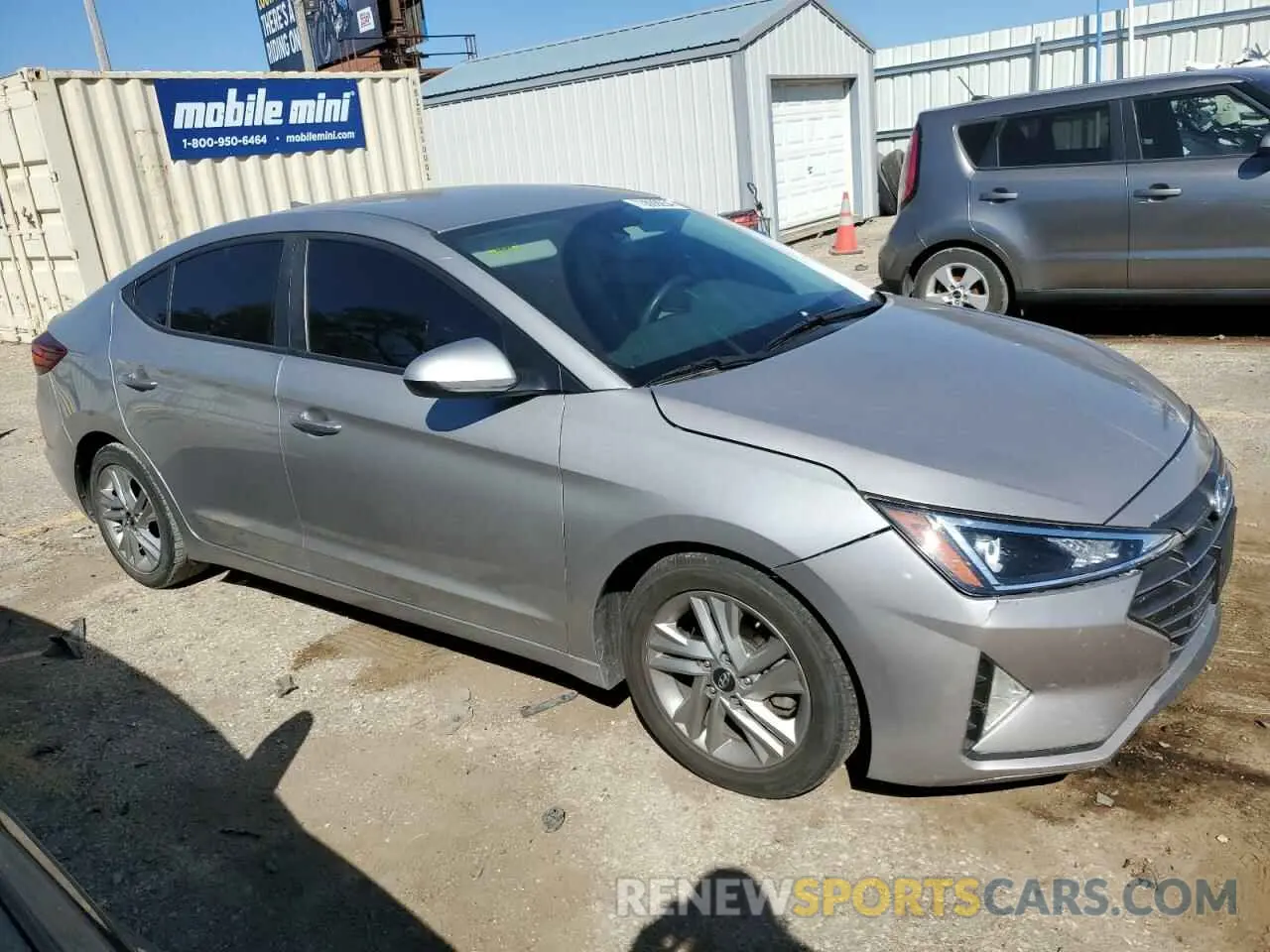 4 Photograph of a damaged car 5NPD84LF6LH578242 HYUNDAI ELANTRA 2020