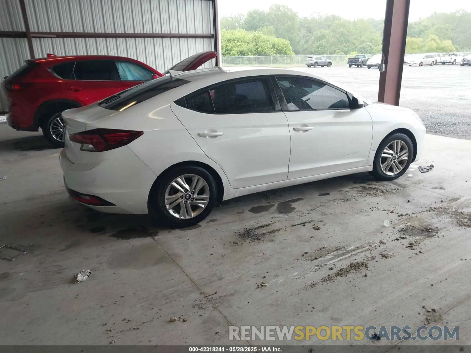 4 Photograph of a damaged car 5NPD84LF6LH578418 HYUNDAI ELANTRA 2020