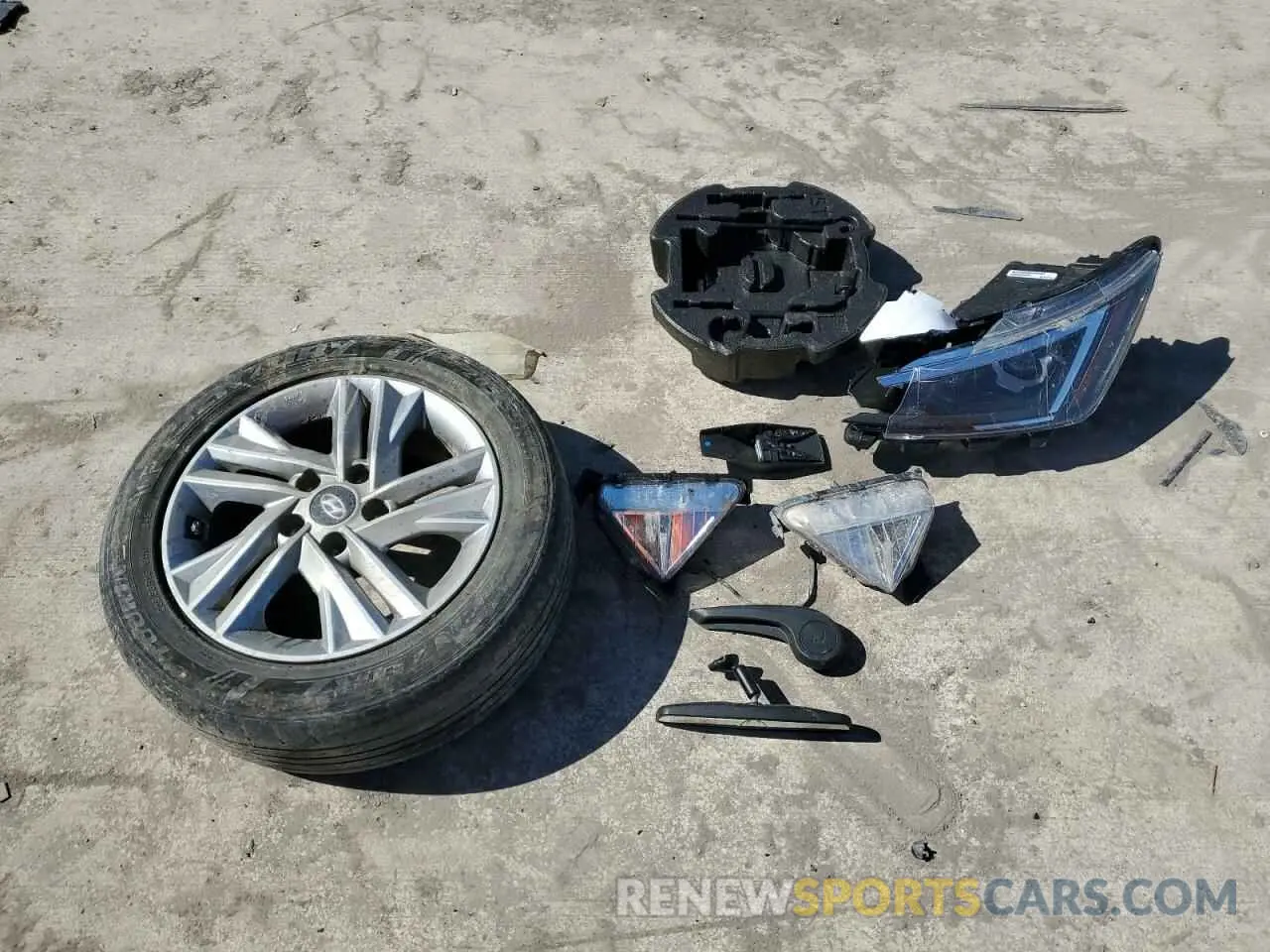 12 Photograph of a damaged car 5NPD84LF6LH580136 HYUNDAI ELANTRA 2020