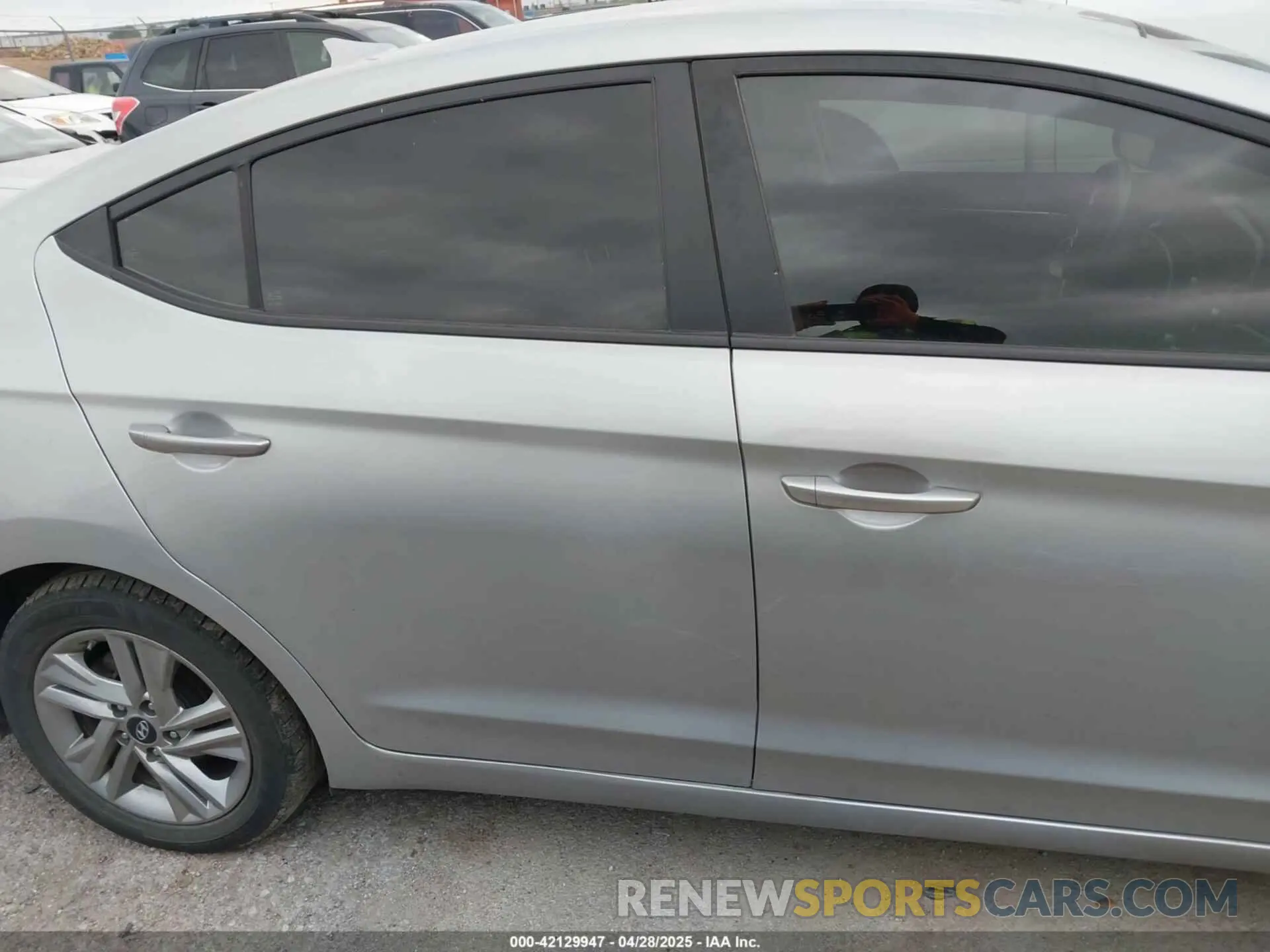 13 Photograph of a damaged car 5NPD84LF6LH580153 HYUNDAI ELANTRA 2020