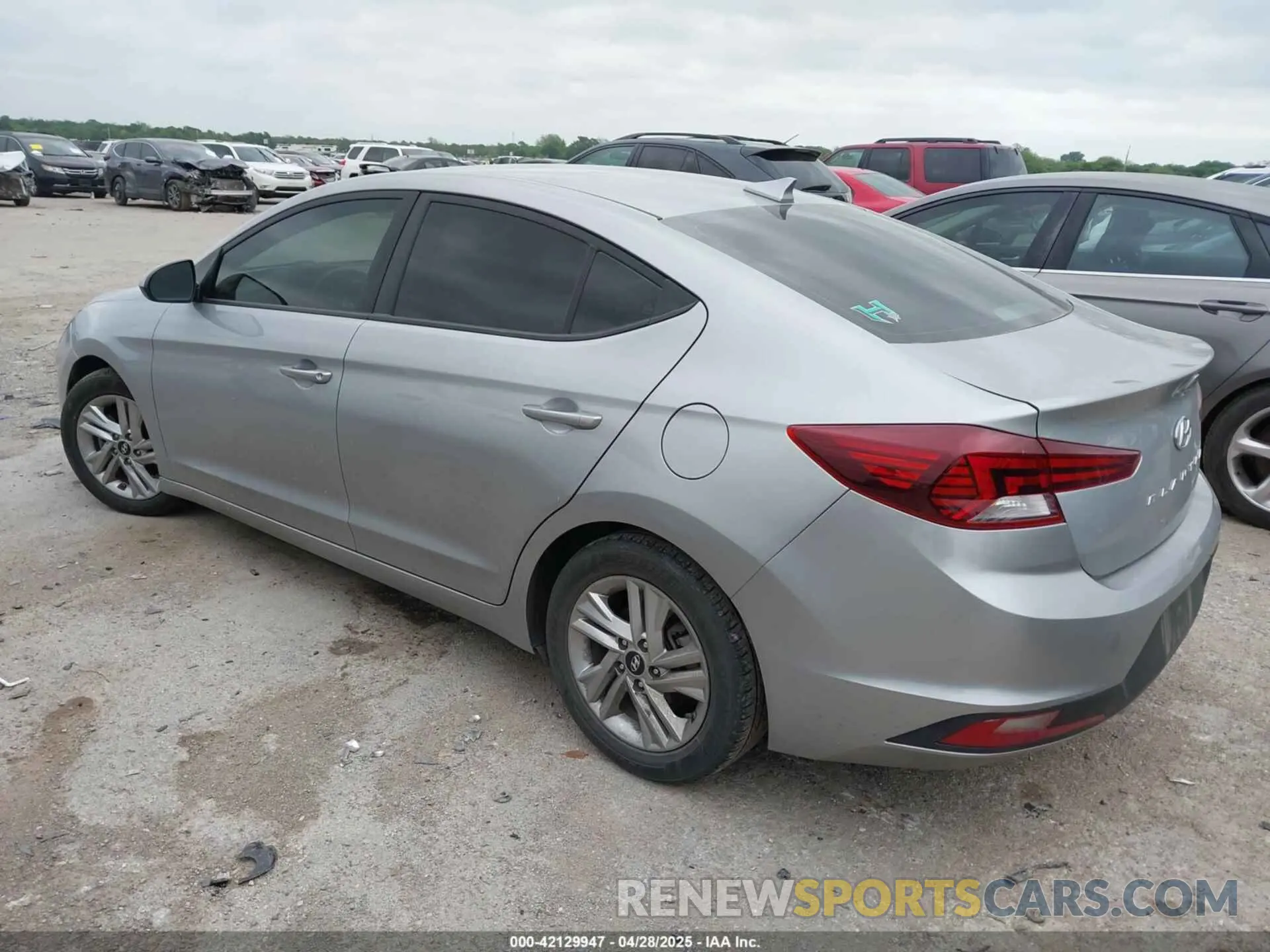 3 Photograph of a damaged car 5NPD84LF6LH580153 HYUNDAI ELANTRA 2020