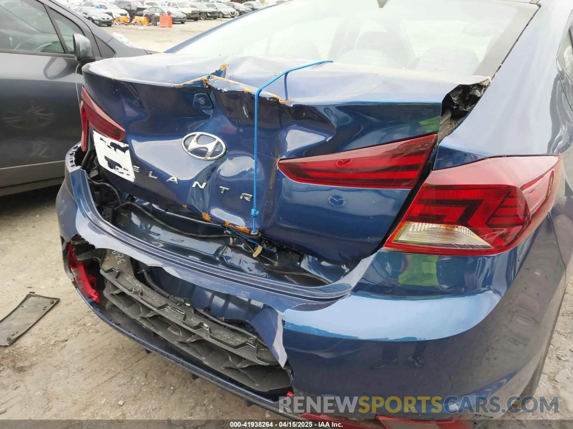 18 Photograph of a damaged car 5NPD84LF6LH594523 HYUNDAI ELANTRA 2020