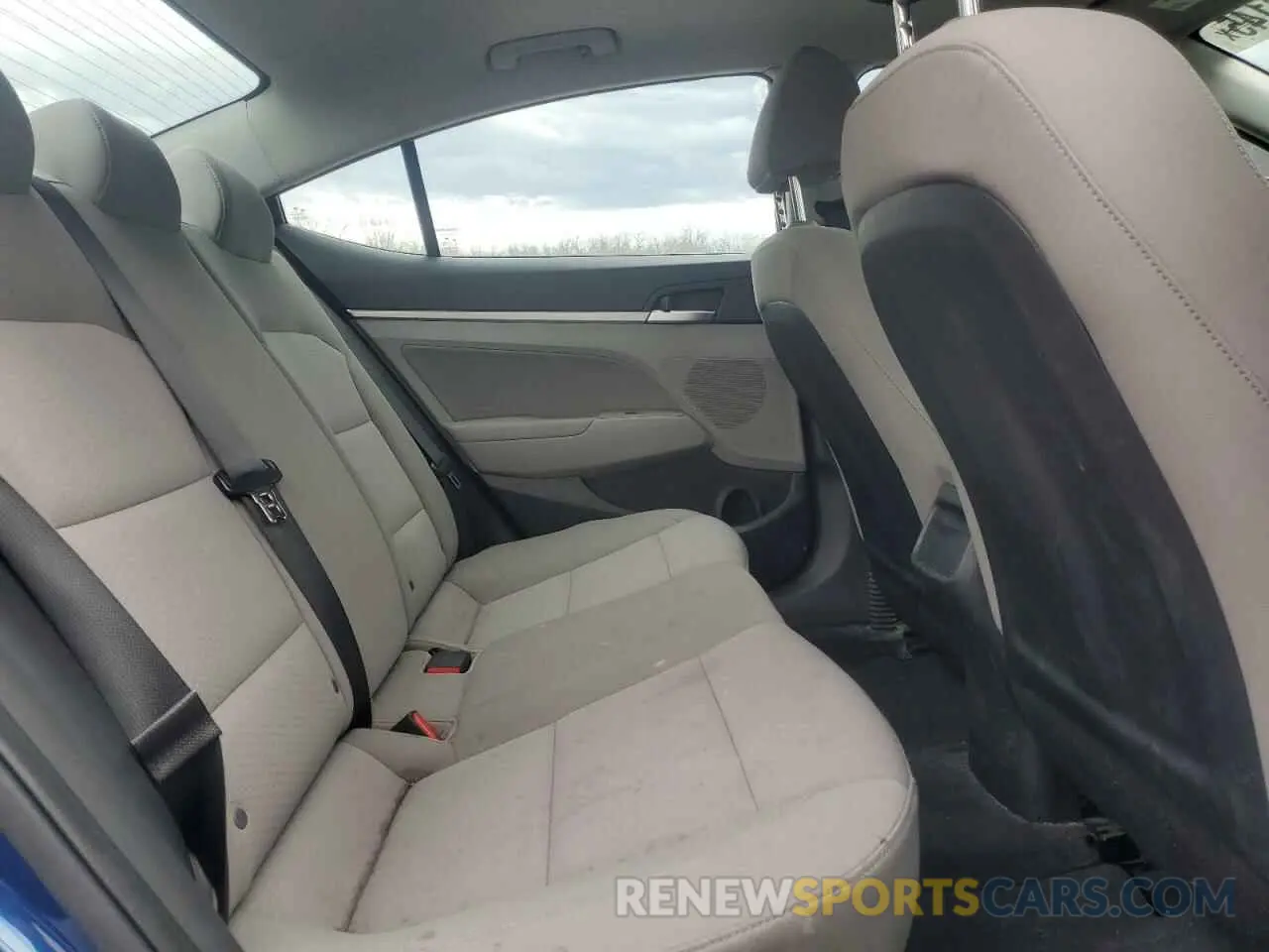 10 Photograph of a damaged car 5NPD84LF6LH597423 HYUNDAI ELANTRA 2020