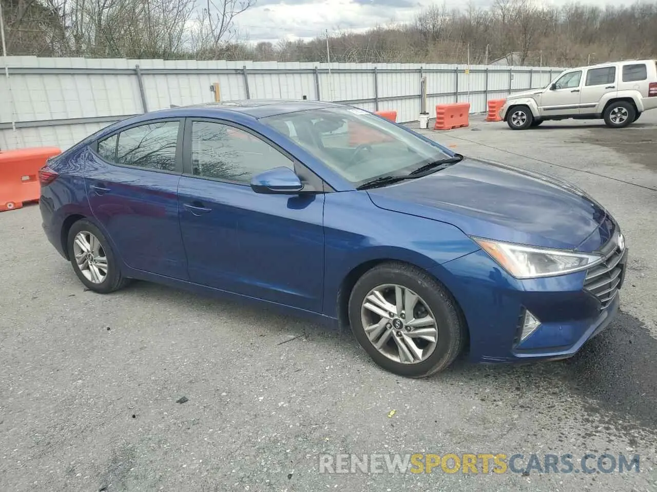 4 Photograph of a damaged car 5NPD84LF6LH597423 HYUNDAI ELANTRA 2020