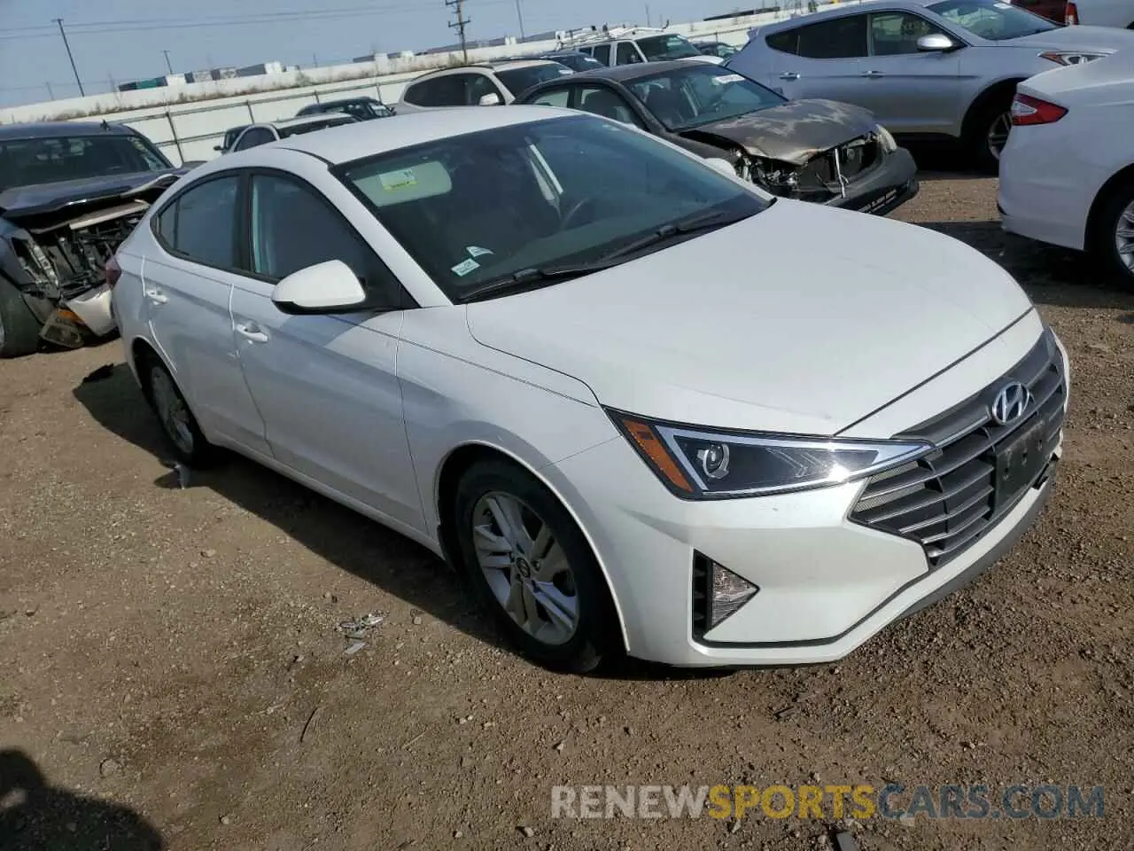 4 Photograph of a damaged car 5NPD84LF6LH601339 HYUNDAI ELANTRA 2020