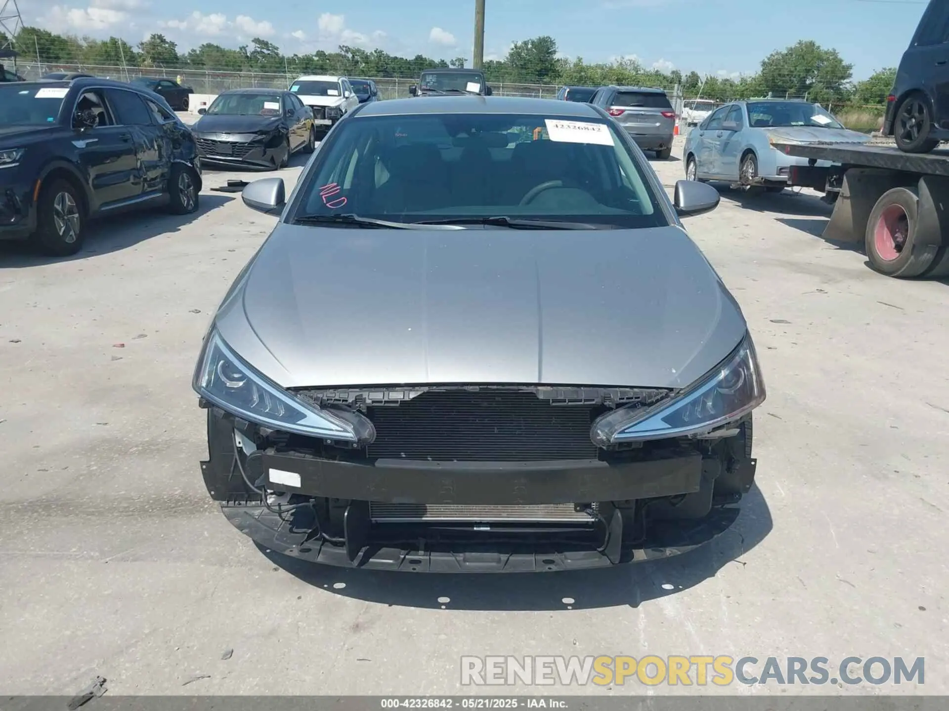 13 Photograph of a damaged car 5NPD84LF6LH601583 HYUNDAI ELANTRA 2020