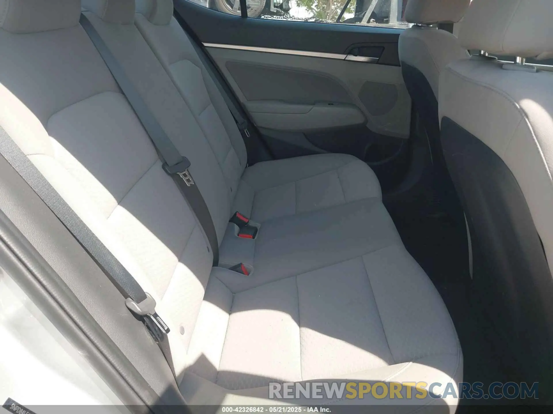 8 Photograph of a damaged car 5NPD84LF6LH601583 HYUNDAI ELANTRA 2020