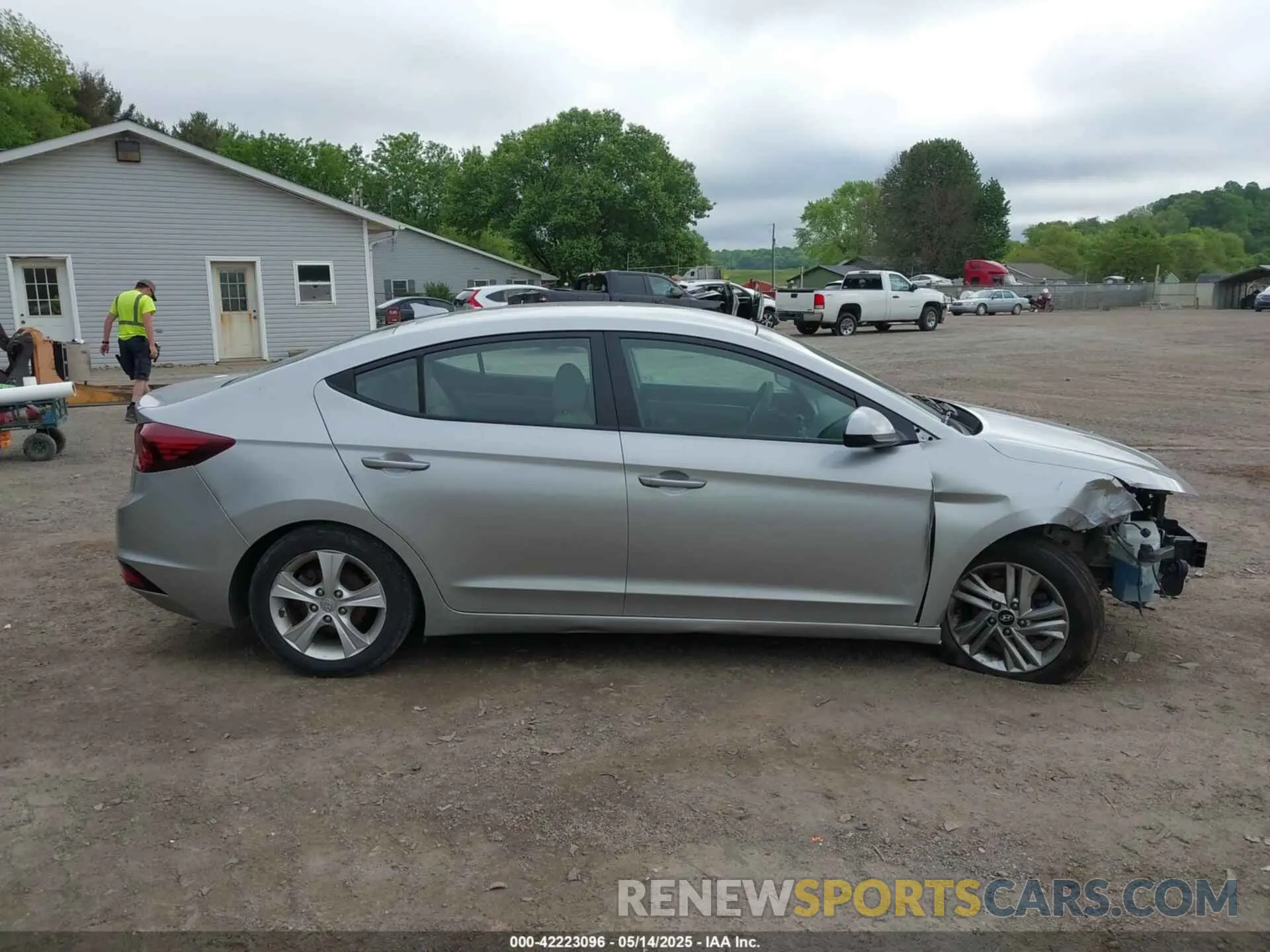 14 Photograph of a damaged car 5NPD84LF6LH621851 HYUNDAI ELANTRA 2020