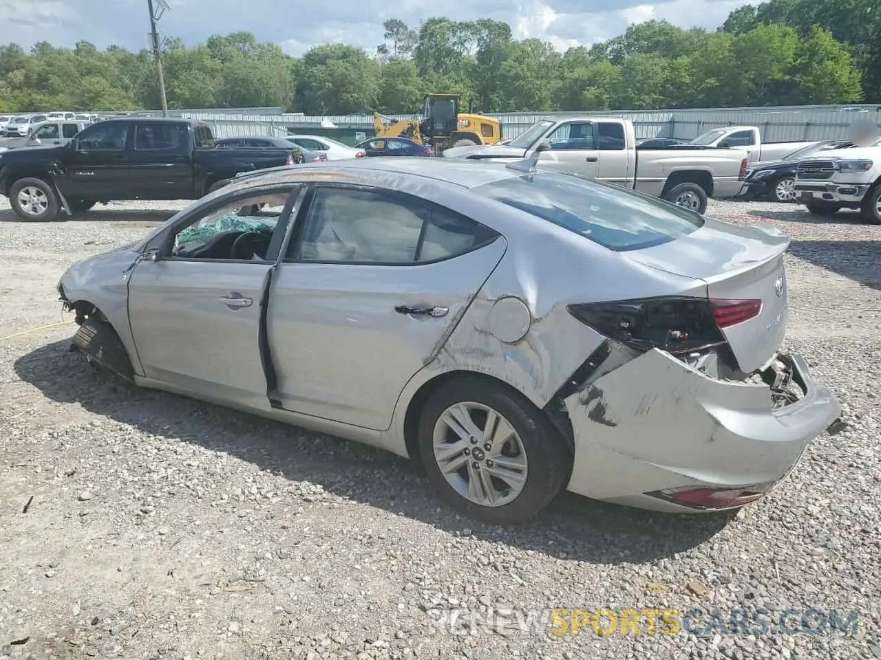 2 Photograph of a damaged car 5NPD84LF6LH623082 HYUNDAI ELANTRA 2020