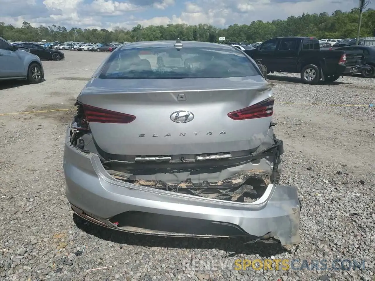 6 Photograph of a damaged car 5NPD84LF6LH623082 HYUNDAI ELANTRA 2020