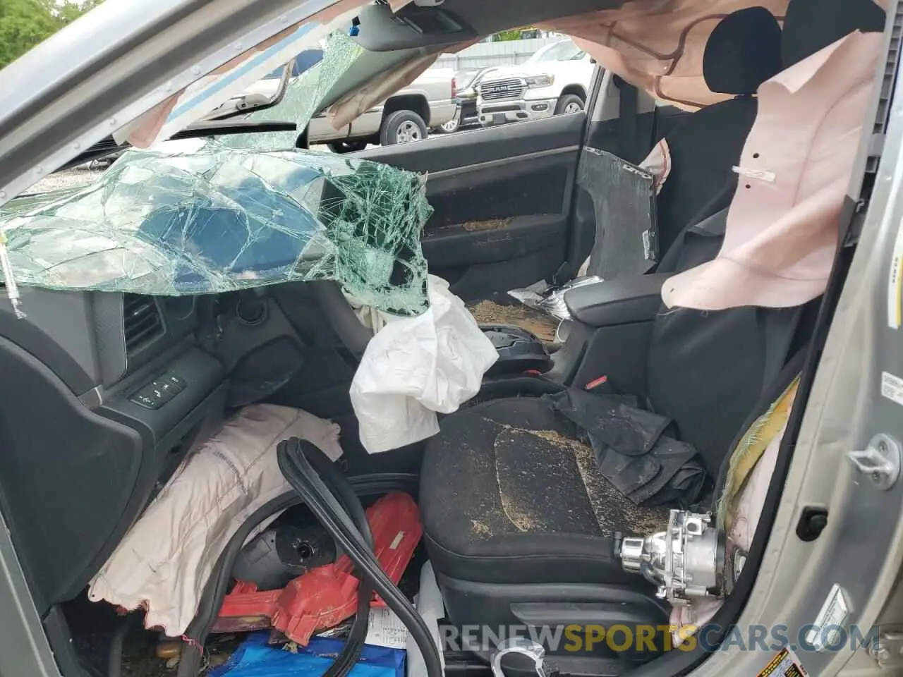 7 Photograph of a damaged car 5NPD84LF6LH623082 HYUNDAI ELANTRA 2020