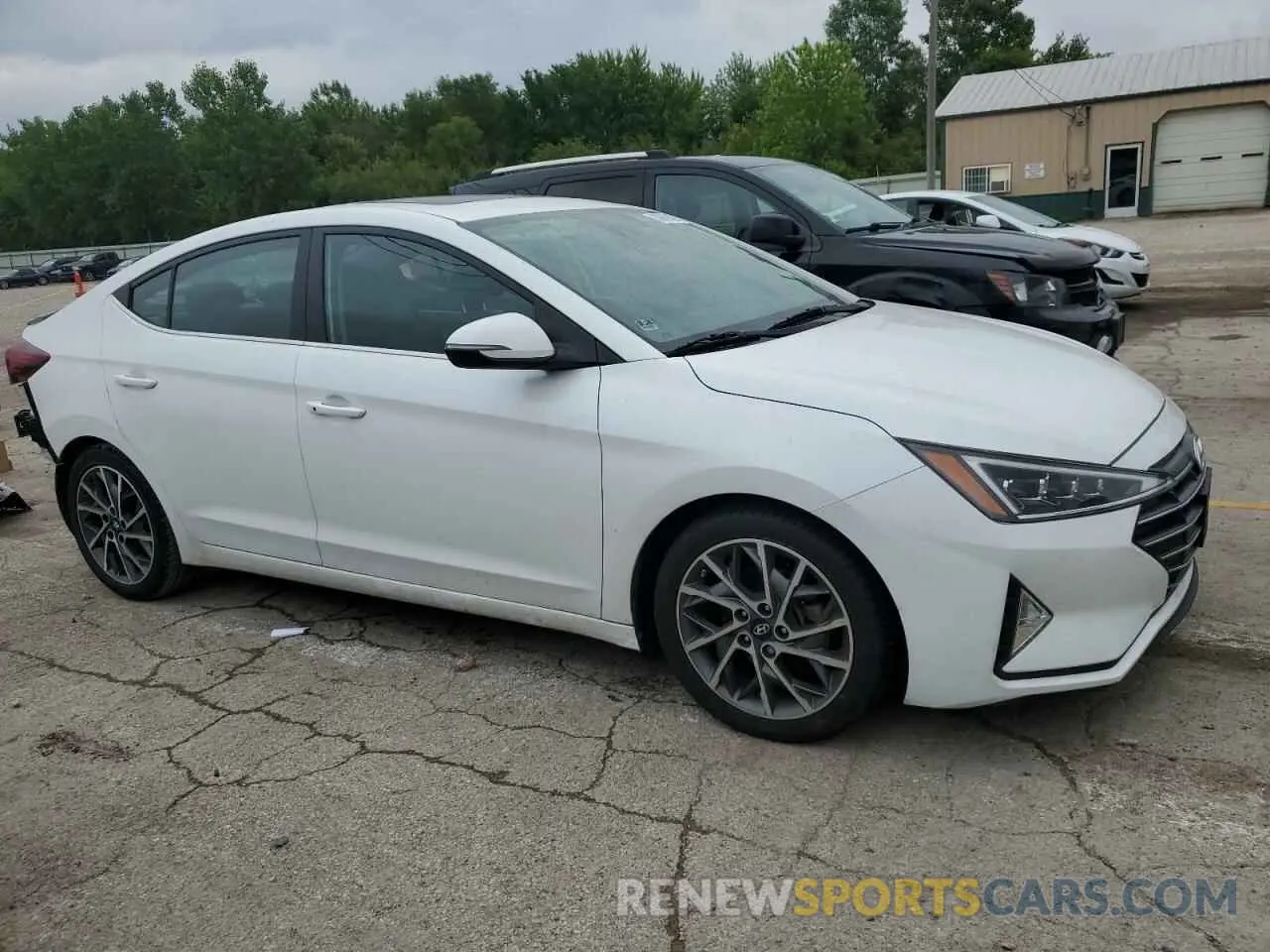 4 Photograph of a damaged car 5NPD84LF6LH627794 HYUNDAI ELANTRA 2020