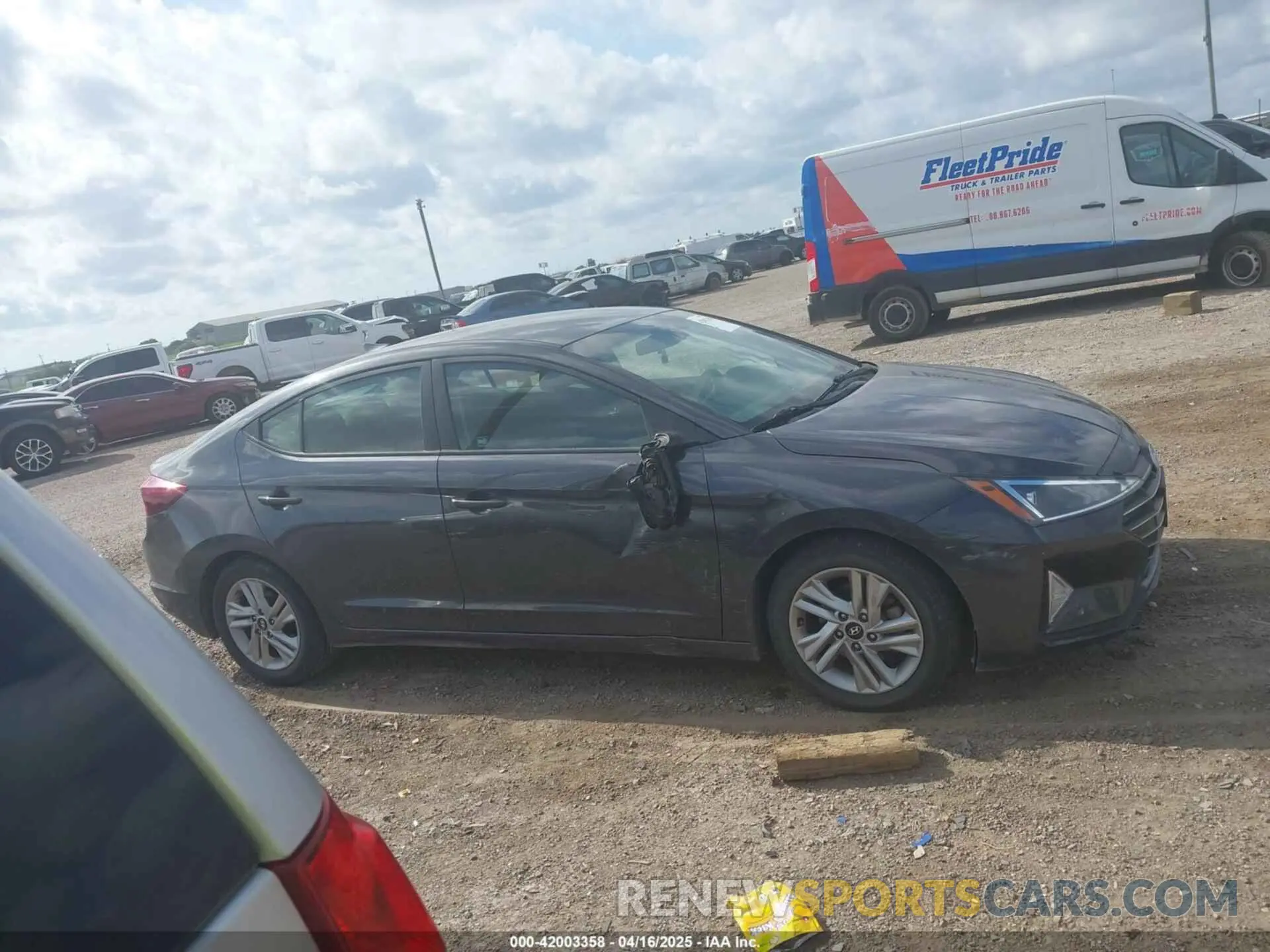 12 Photograph of a damaged car 5NPD84LF6LH627844 HYUNDAI ELANTRA 2020