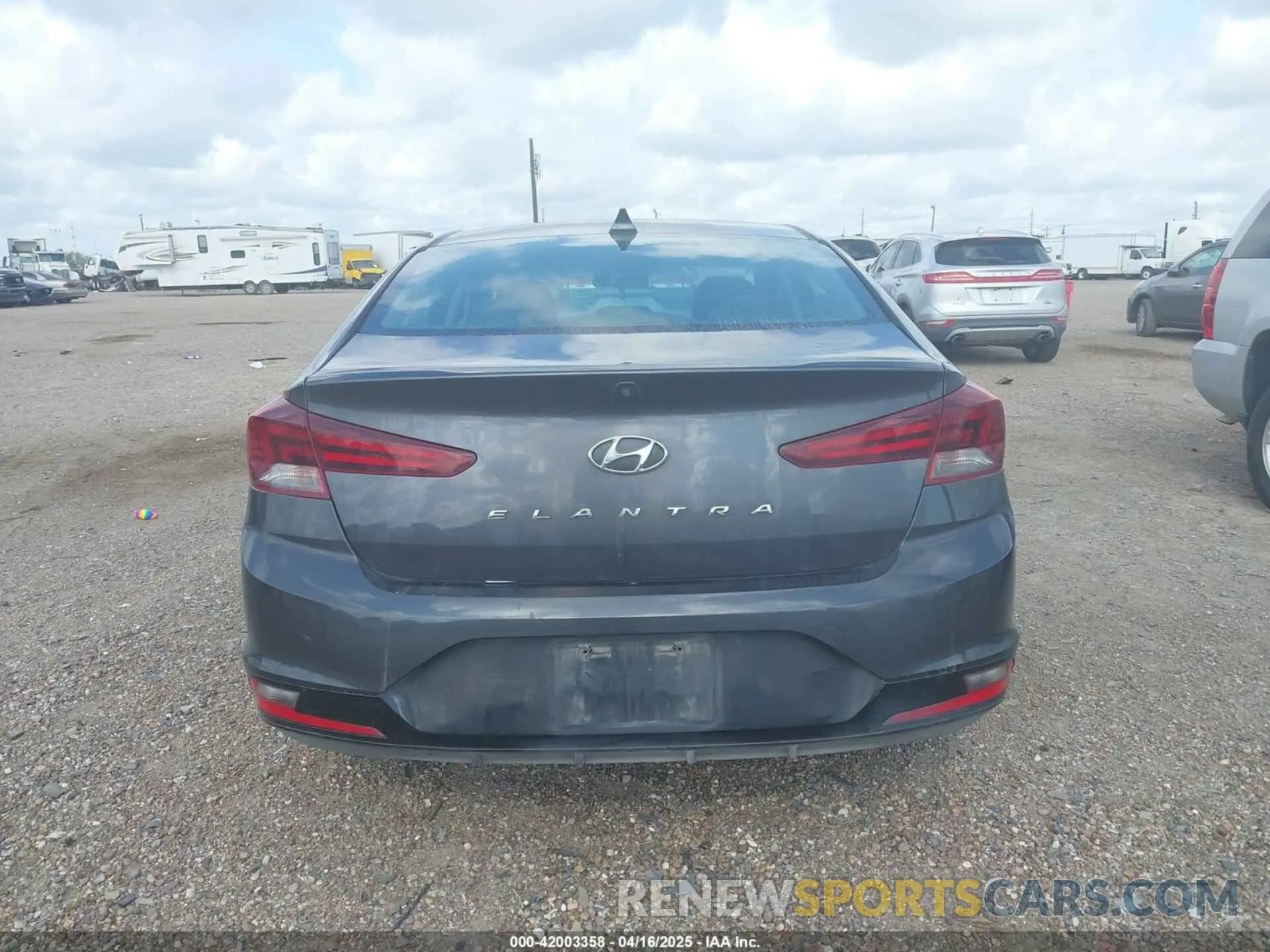 15 Photograph of a damaged car 5NPD84LF6LH627844 HYUNDAI ELANTRA 2020