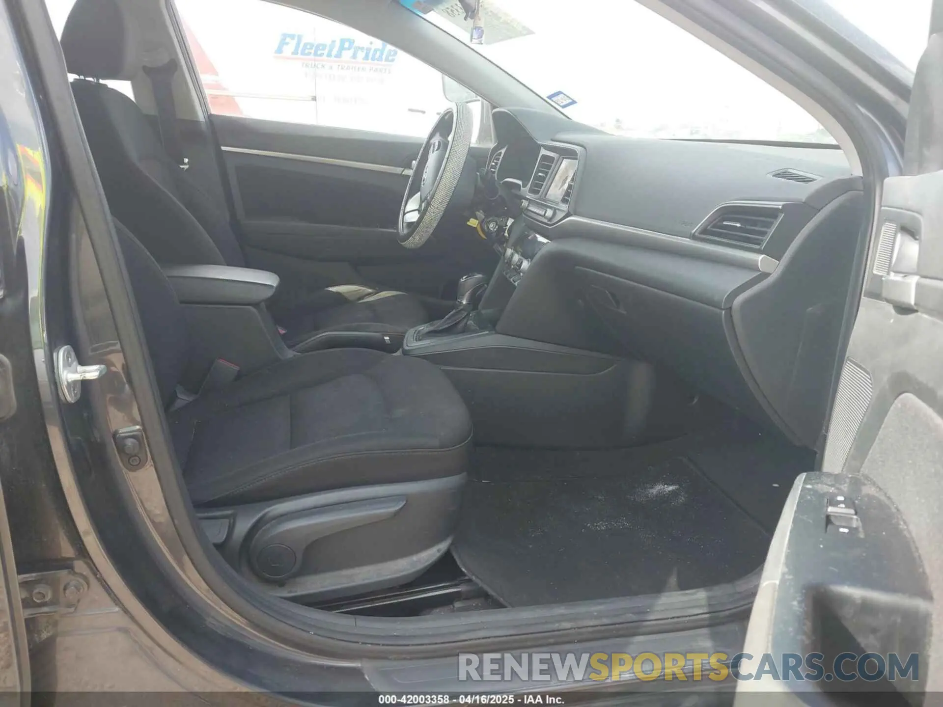 5 Photograph of a damaged car 5NPD84LF6LH627844 HYUNDAI ELANTRA 2020