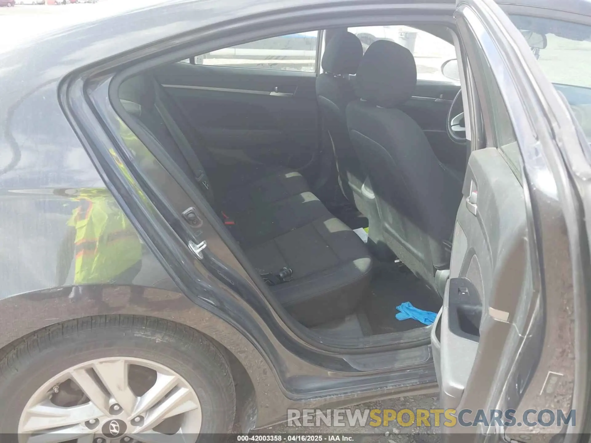 8 Photograph of a damaged car 5NPD84LF6LH627844 HYUNDAI ELANTRA 2020