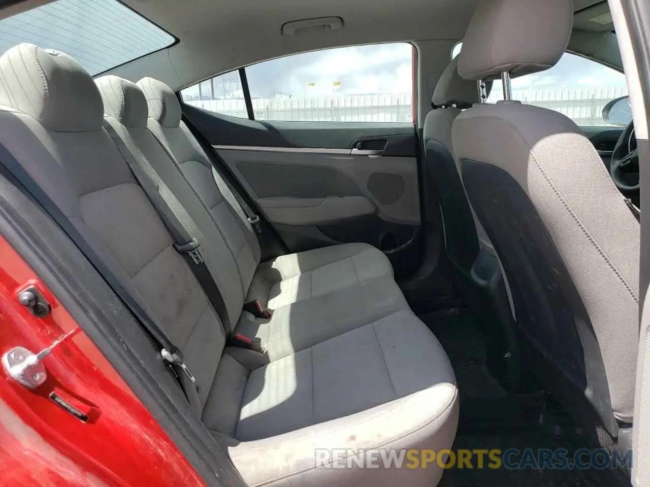 10 Photograph of a damaged car 5NPD84LF7LH505901 HYUNDAI ELANTRA 2020
