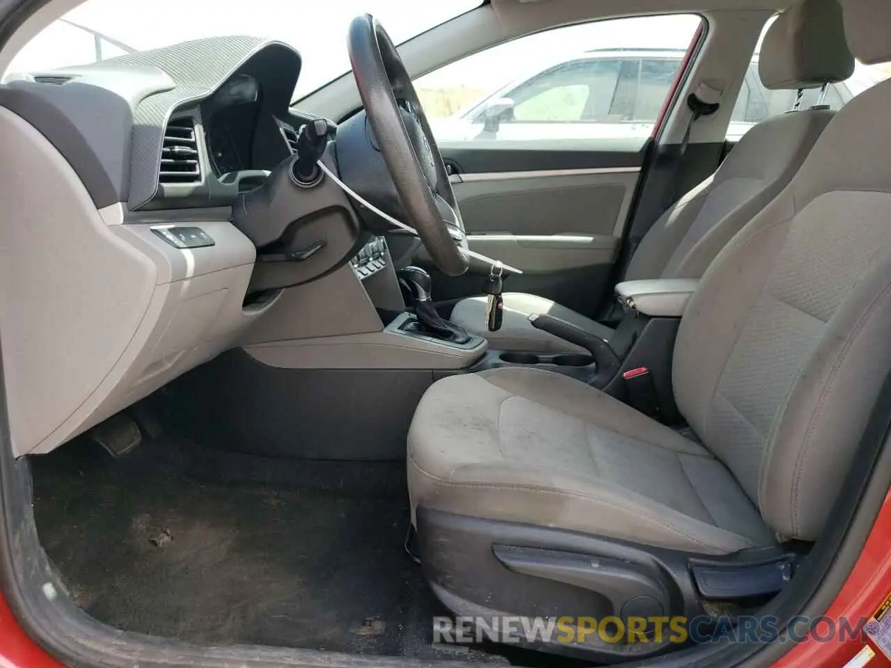 7 Photograph of a damaged car 5NPD84LF7LH505901 HYUNDAI ELANTRA 2020