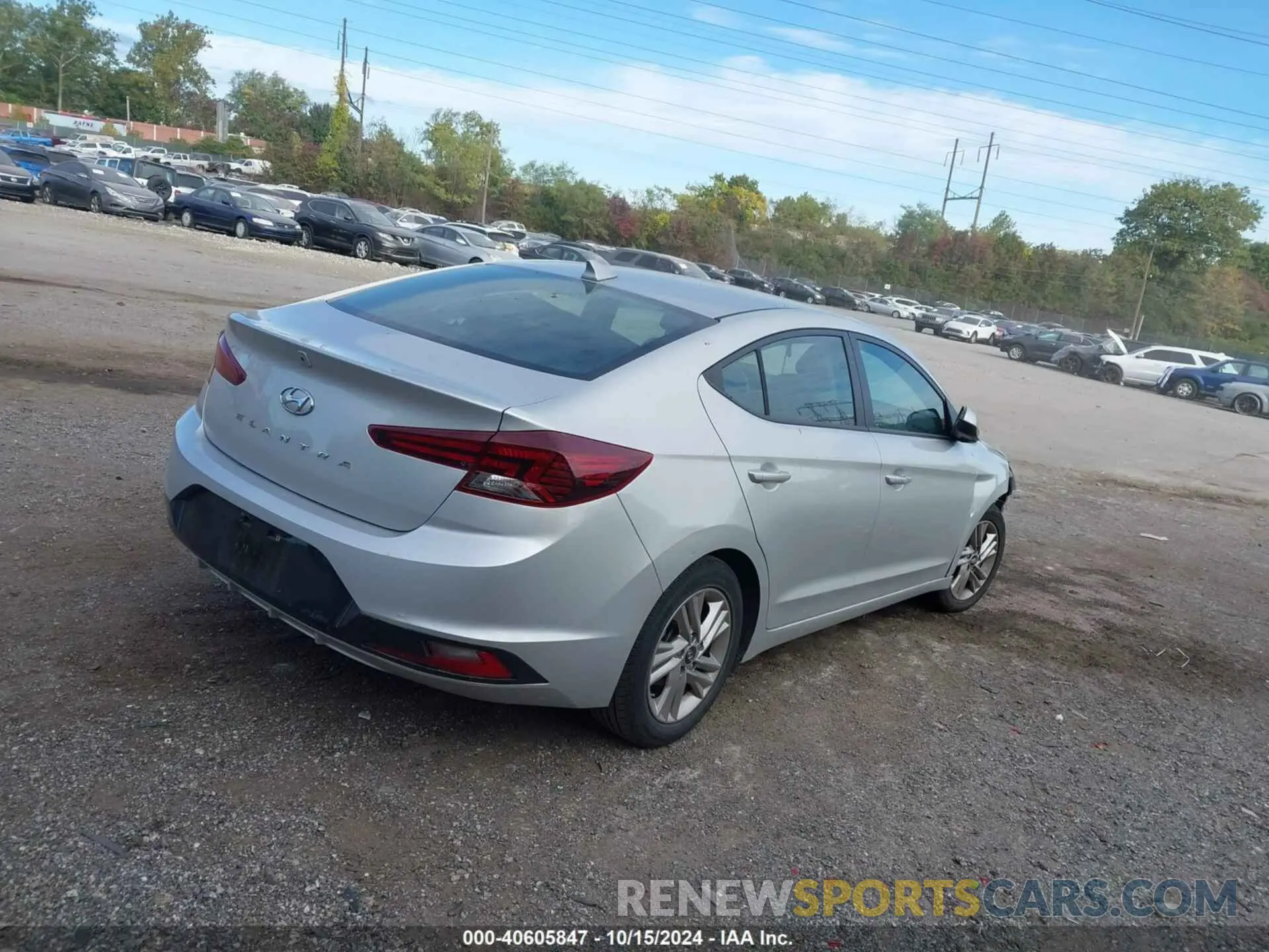 4 Photograph of a damaged car 5NPD84LF7LH523895 HYUNDAI ELANTRA 2020