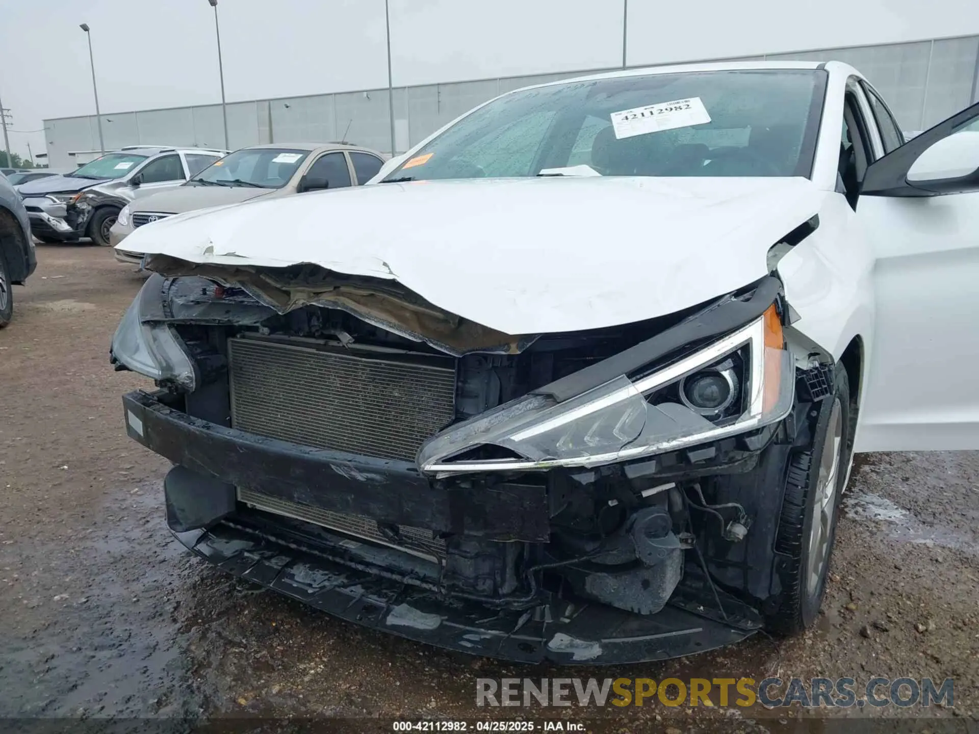 6 Photograph of a damaged car 5NPD84LF7LH525694 HYUNDAI ELANTRA 2020
