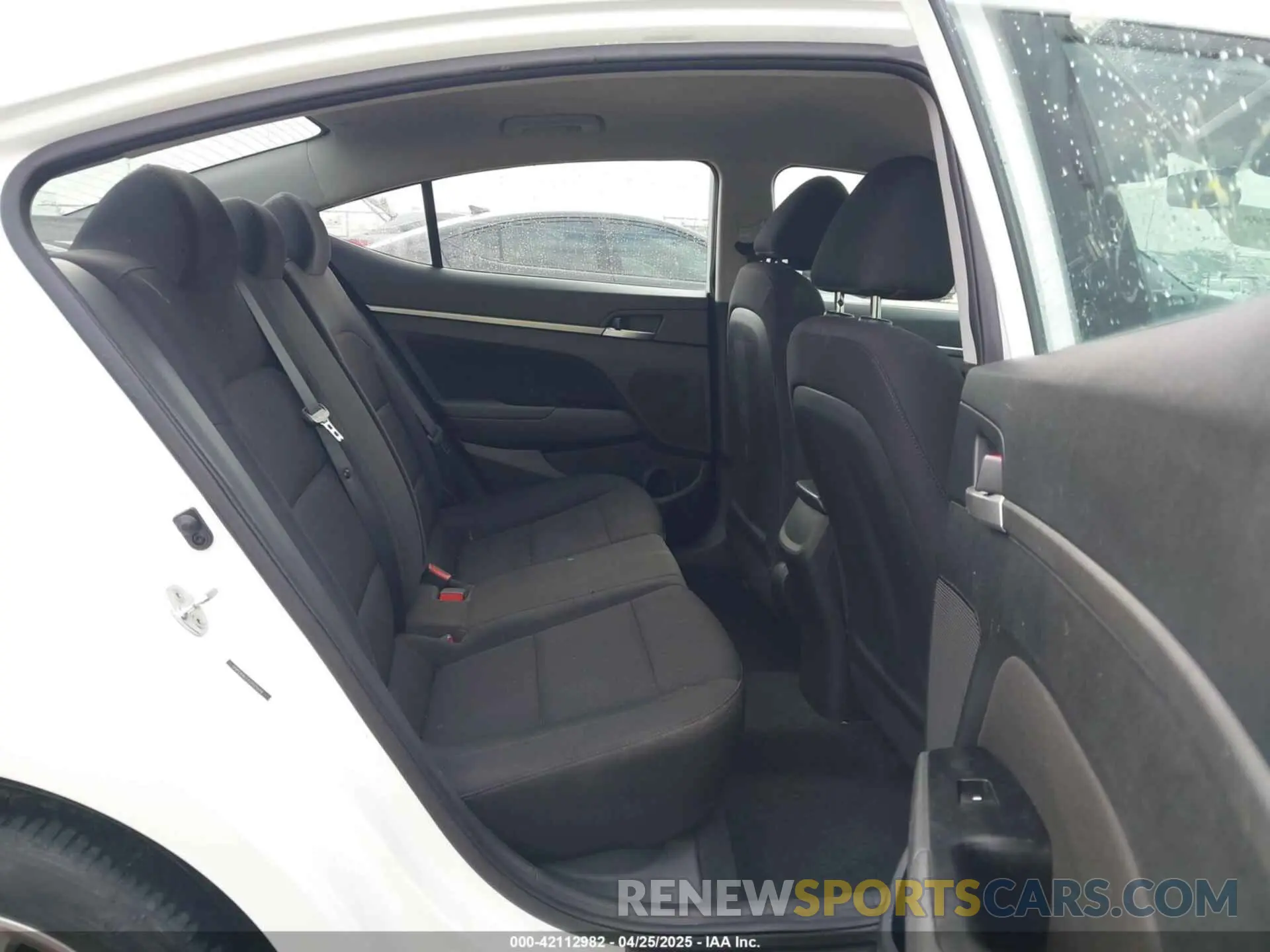 8 Photograph of a damaged car 5NPD84LF7LH525694 HYUNDAI ELANTRA 2020