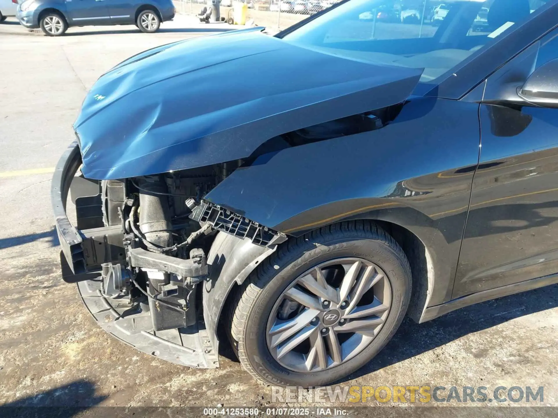 18 Photograph of a damaged car 5NPD84LF7LH528370 HYUNDAI ELANTRA 2020