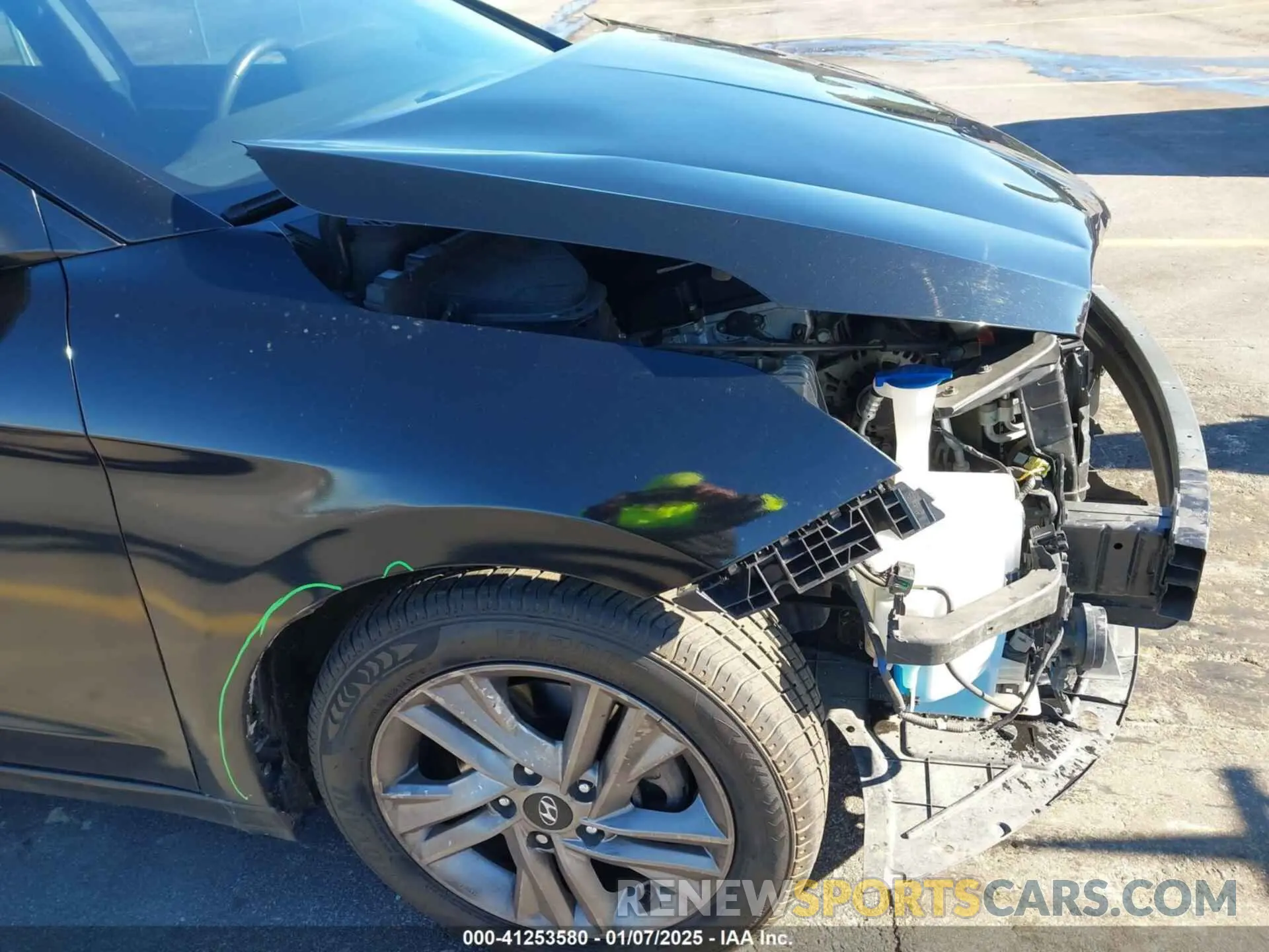 19 Photograph of a damaged car 5NPD84LF7LH528370 HYUNDAI ELANTRA 2020