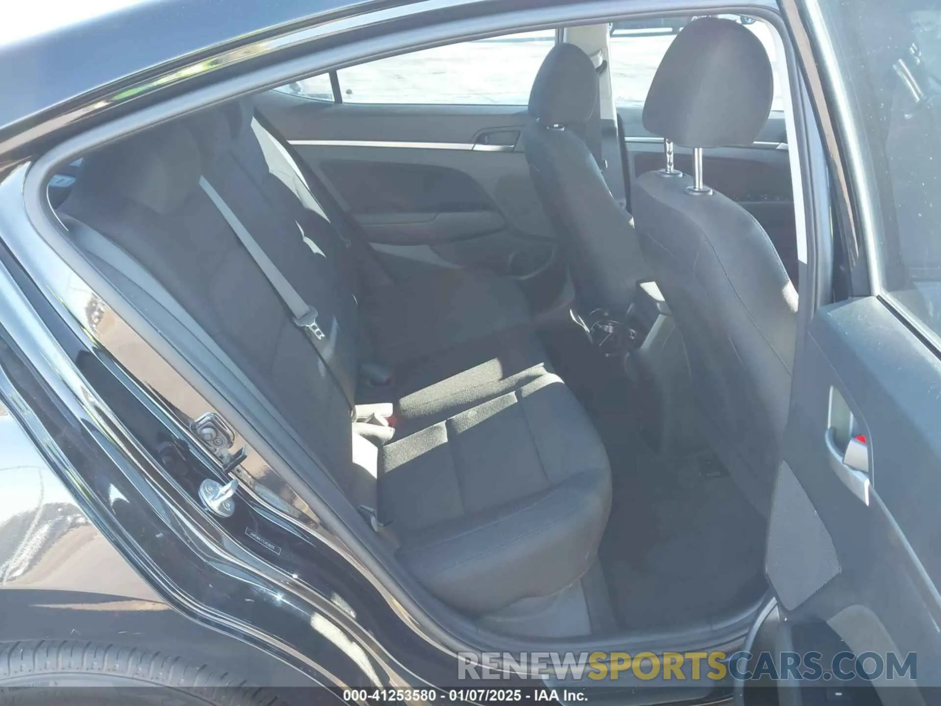 8 Photograph of a damaged car 5NPD84LF7LH528370 HYUNDAI ELANTRA 2020