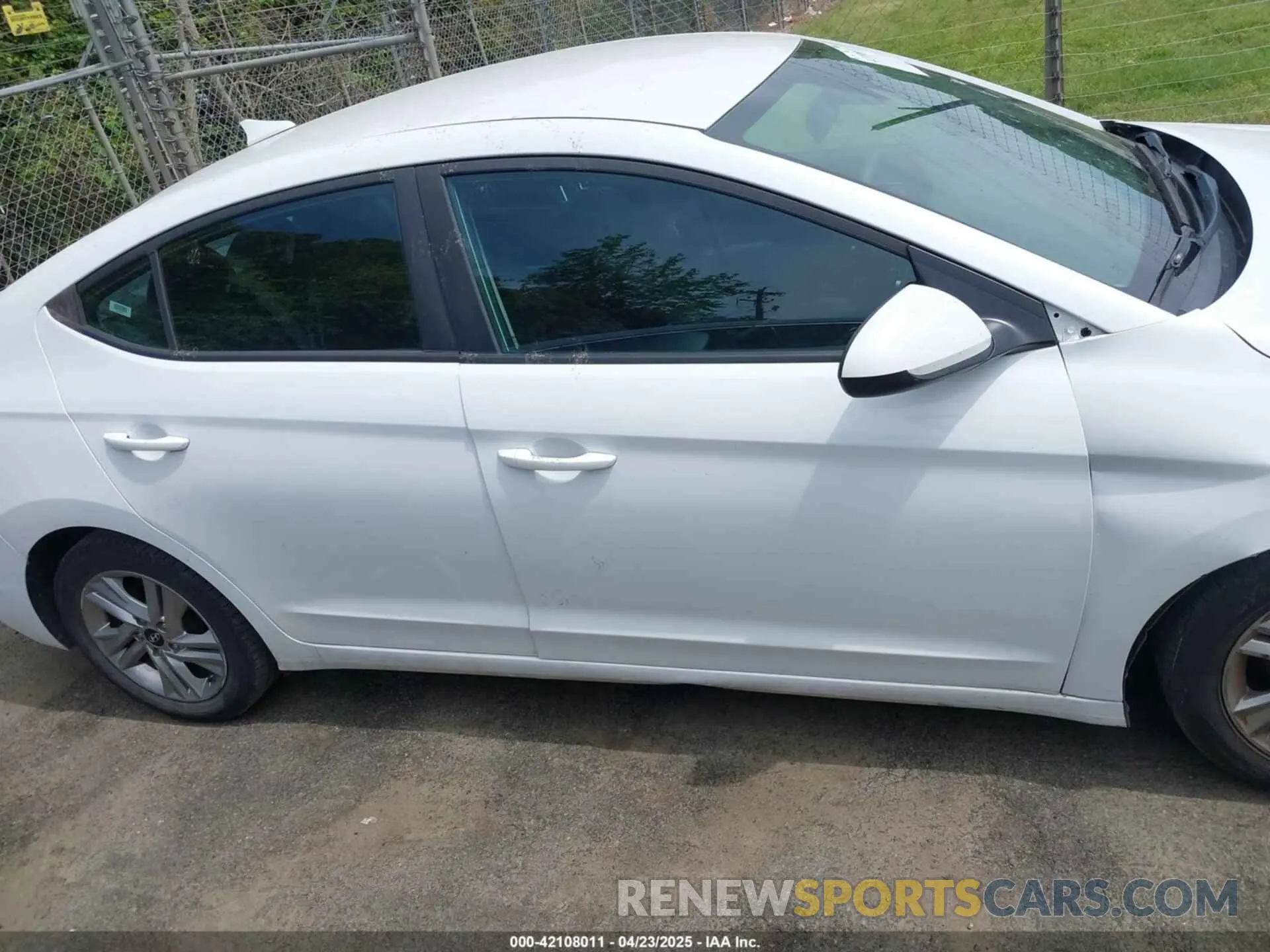 13 Photograph of a damaged car 5NPD84LF7LH528613 HYUNDAI ELANTRA 2020