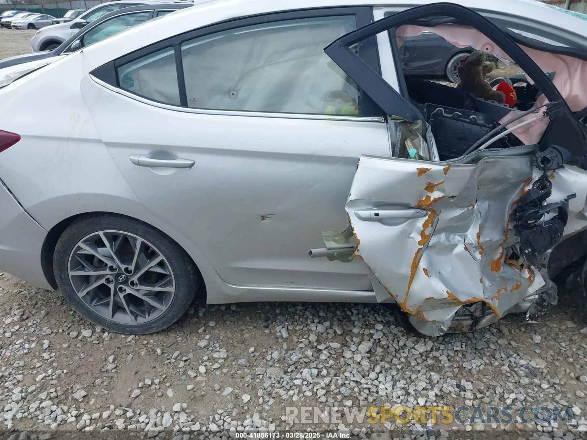 14 Photograph of a damaged car 5NPD84LF7LH530121 HYUNDAI ELANTRA 2020