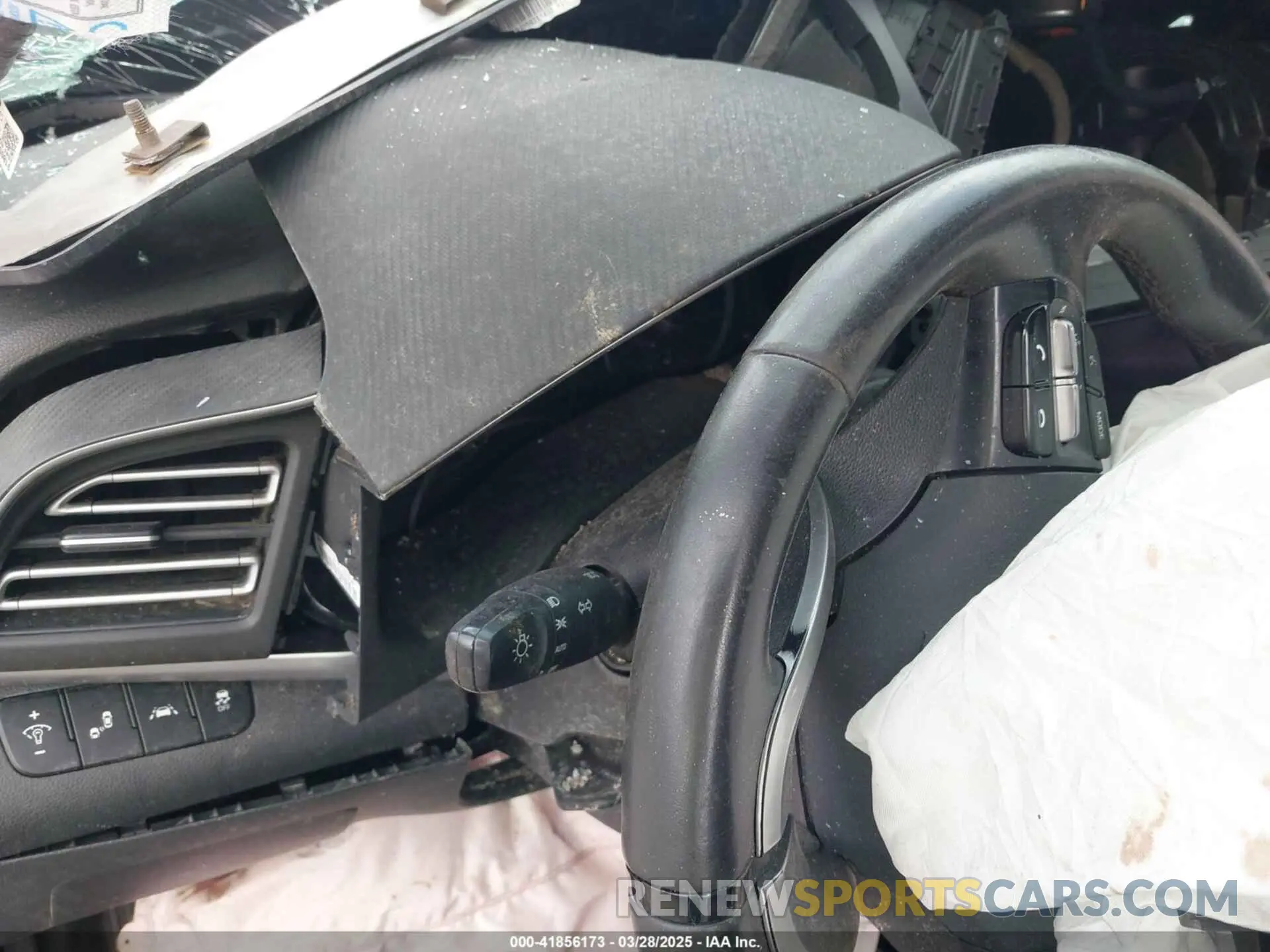 16 Photograph of a damaged car 5NPD84LF7LH530121 HYUNDAI ELANTRA 2020