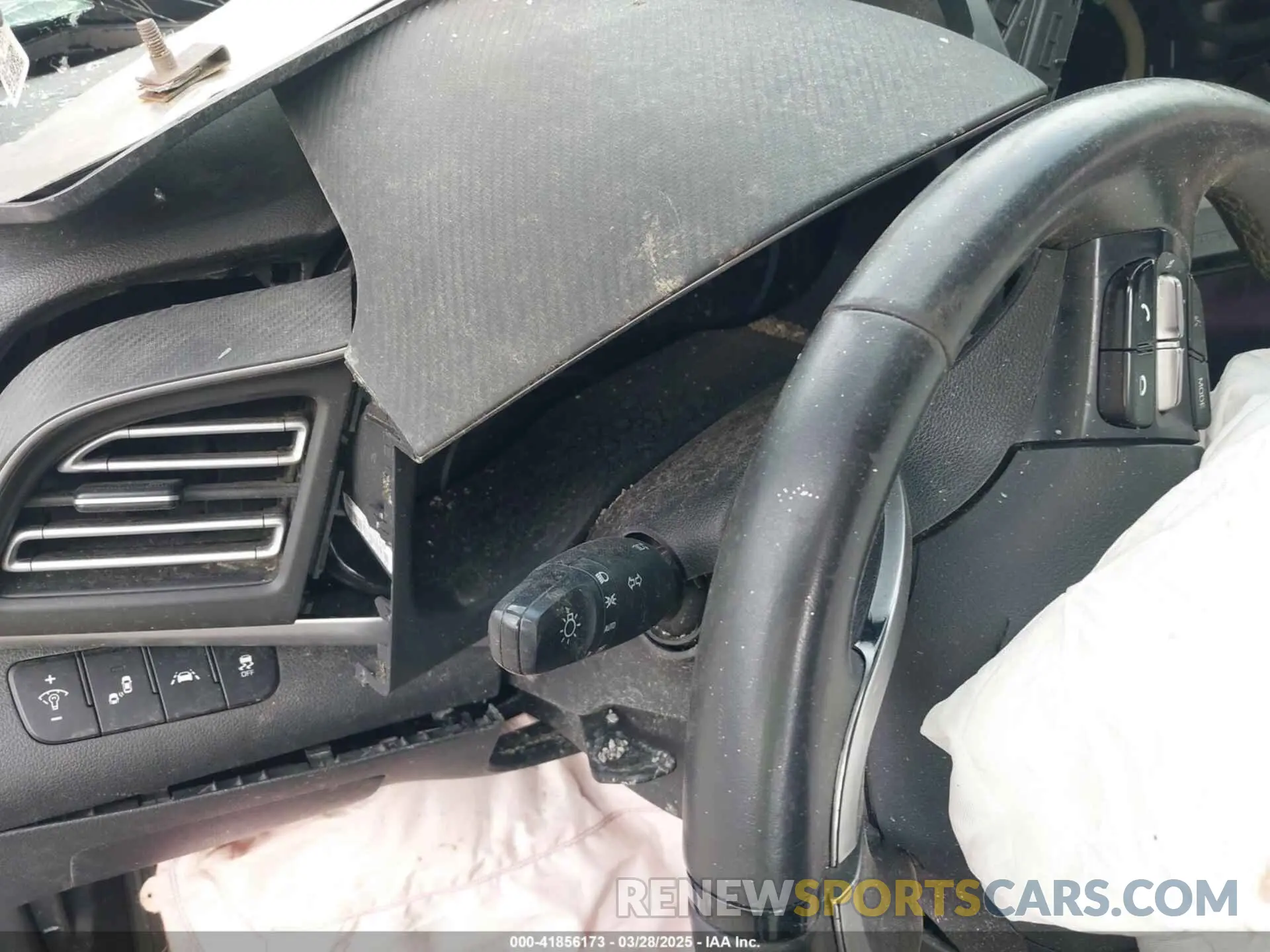 7 Photograph of a damaged car 5NPD84LF7LH530121 HYUNDAI ELANTRA 2020