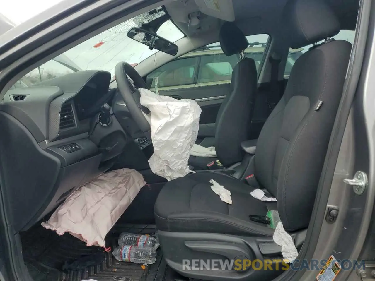 7 Photograph of a damaged car 5NPD84LF7LH530409 HYUNDAI ELANTRA 2020