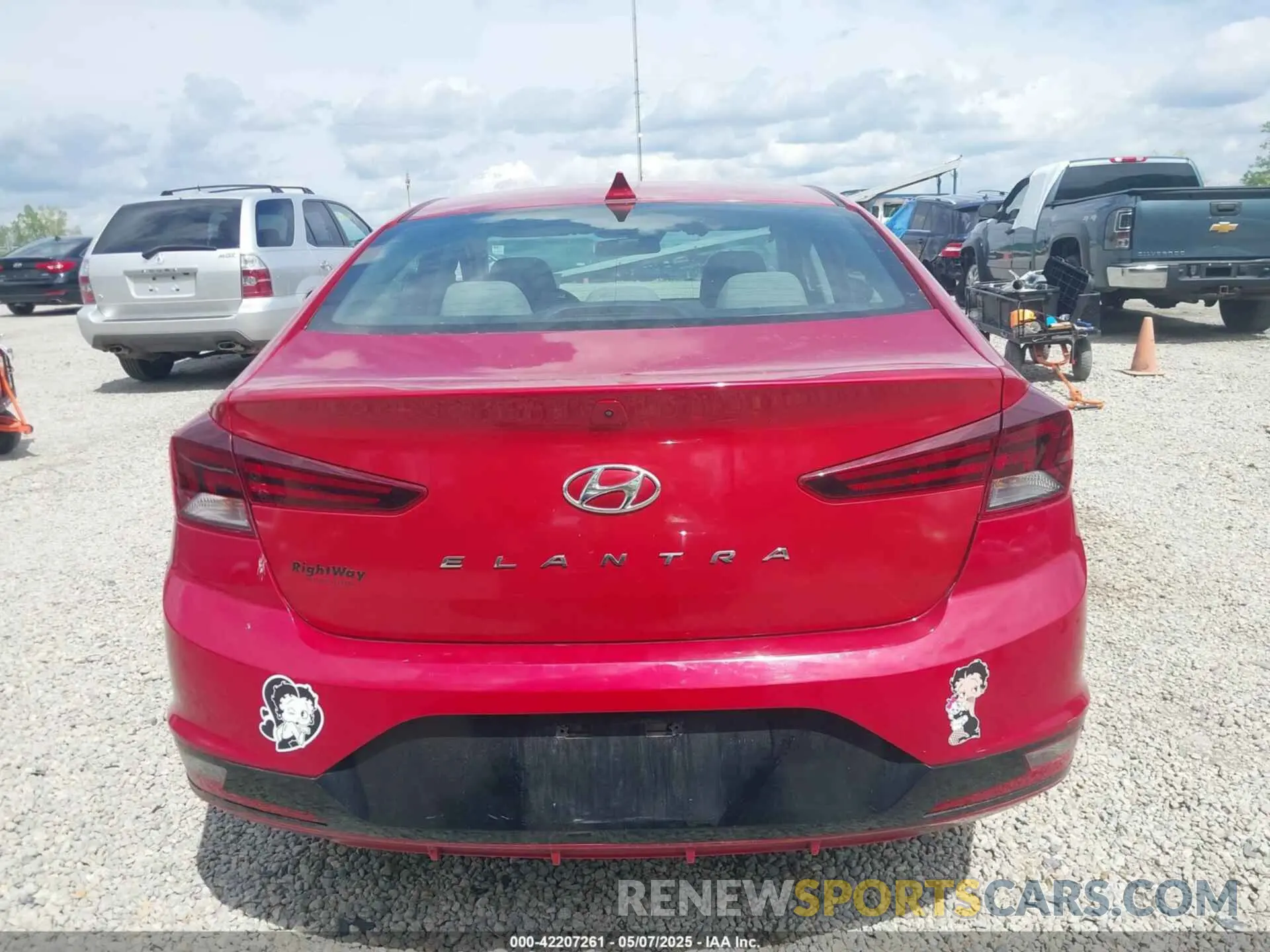 17 Photograph of a damaged car 5NPD84LF7LH541491 HYUNDAI ELANTRA 2020
