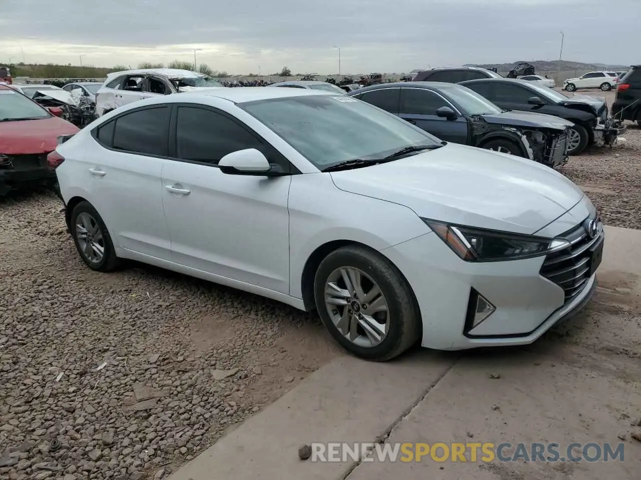 4 Photograph of a damaged car 5NPD84LF7LH542947 HYUNDAI ELANTRA 2020