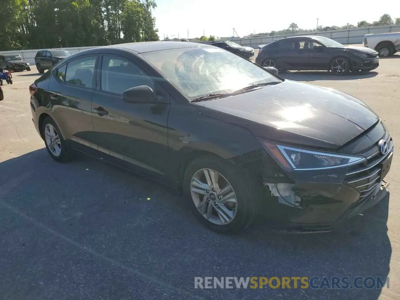 4 Photograph of a damaged car 5NPD84LF7LH543760 HYUNDAI ELANTRA 2020