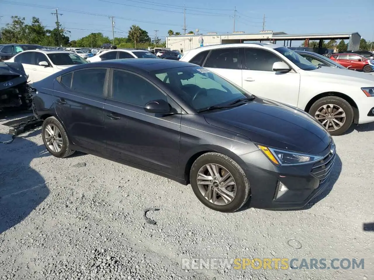 4 Photograph of a damaged car 5NPD84LF7LH558548 HYUNDAI ELANTRA 2020