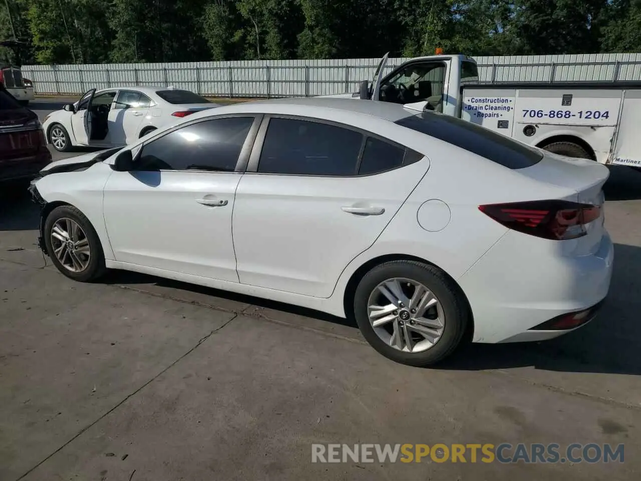 2 Photograph of a damaged car 5NPD84LF7LH569100 HYUNDAI ELANTRA 2020