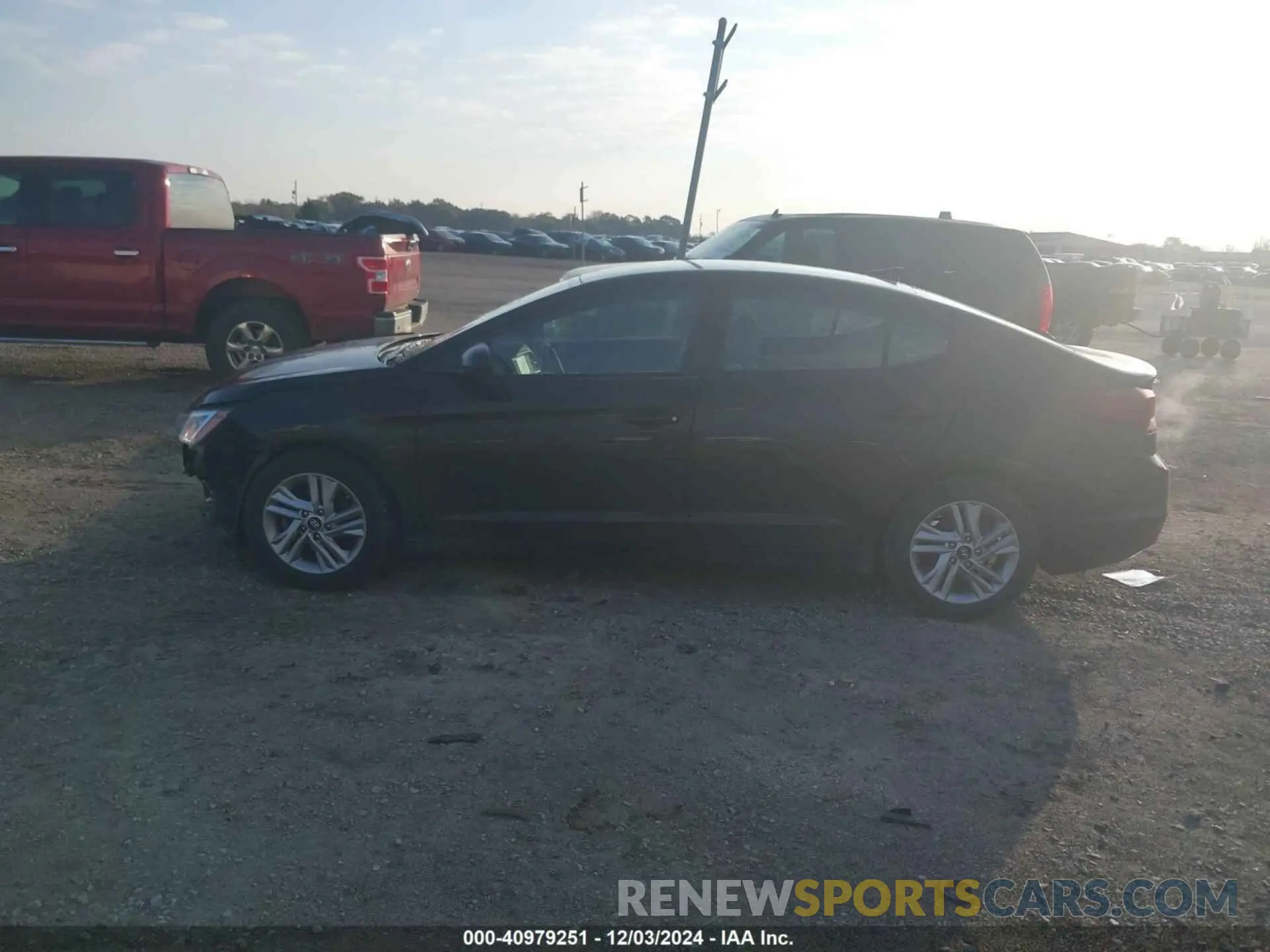 14 Photograph of a damaged car 5NPD84LF7LH577049 HYUNDAI ELANTRA 2020