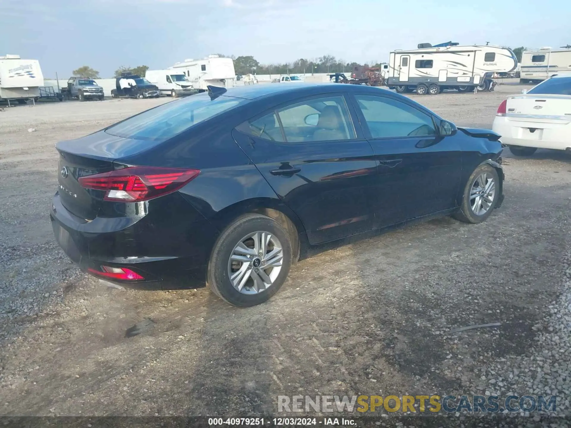 4 Photograph of a damaged car 5NPD84LF7LH577049 HYUNDAI ELANTRA 2020