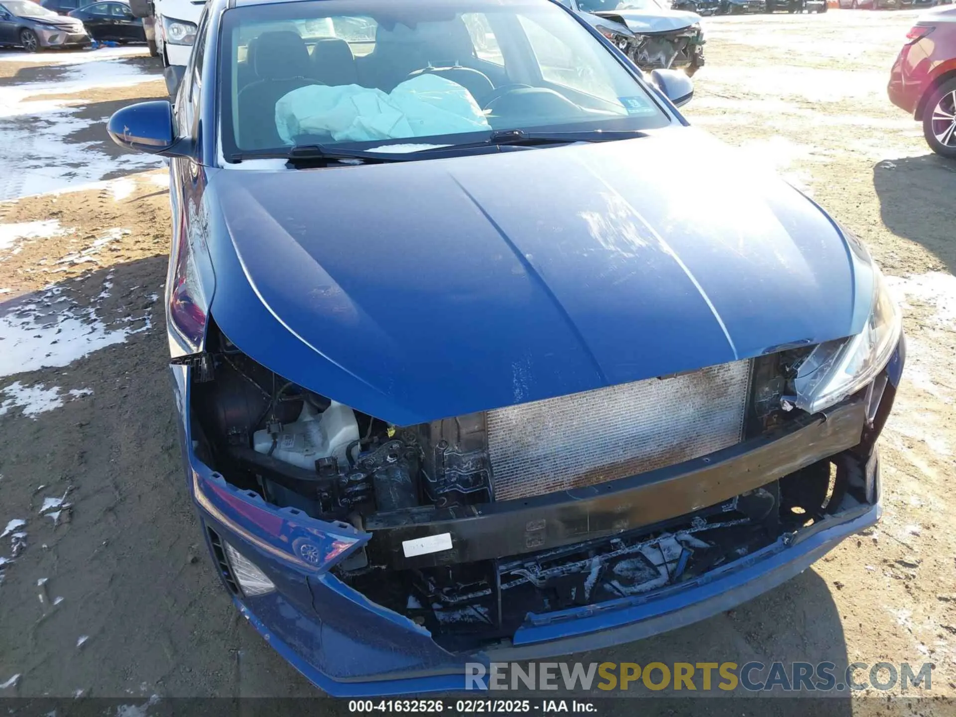 6 Photograph of a damaged car 5NPD84LF7LH587645 HYUNDAI ELANTRA 2020