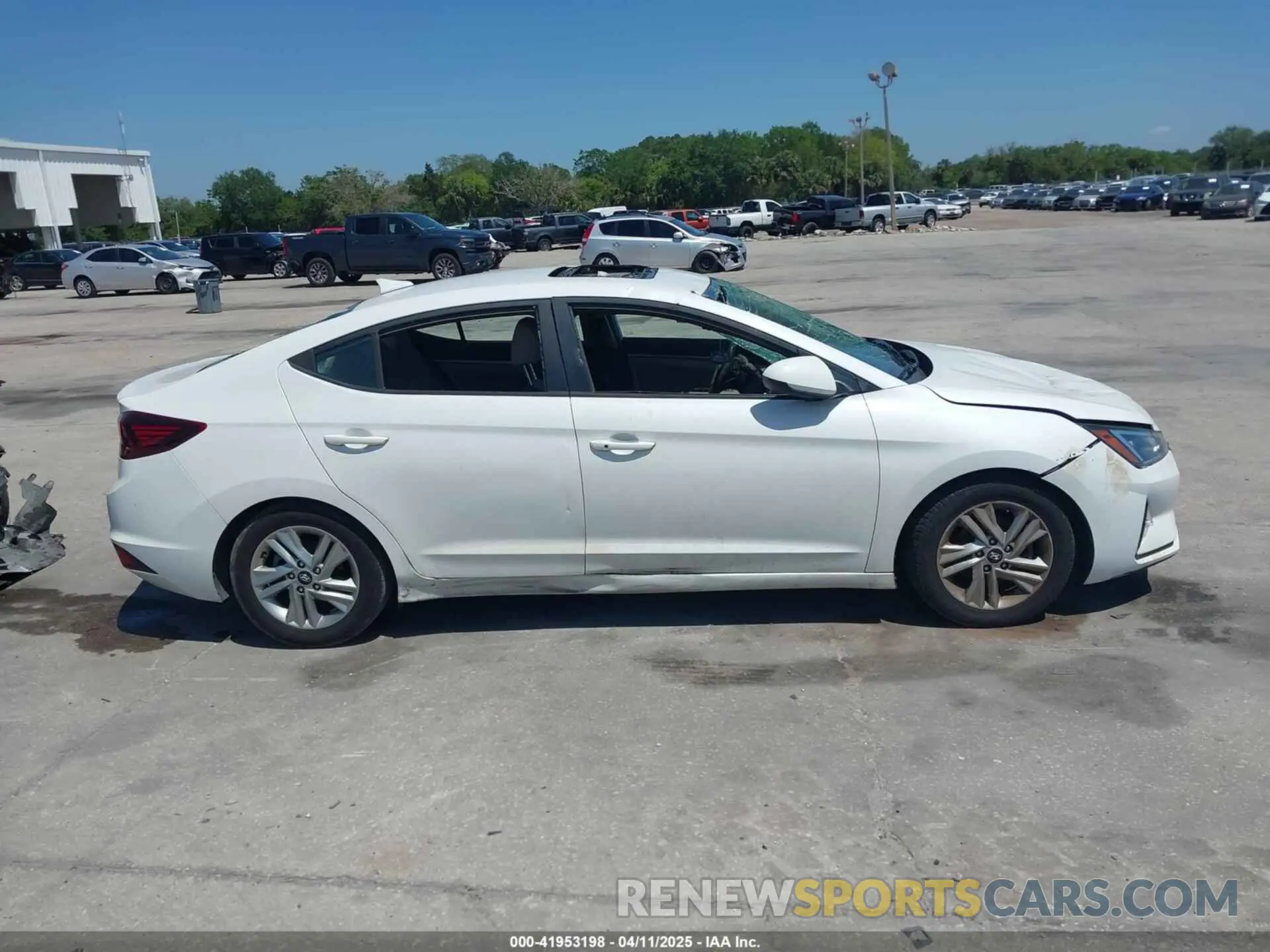 12 Photograph of a damaged car 5NPD84LF7LH591873 HYUNDAI ELANTRA 2020