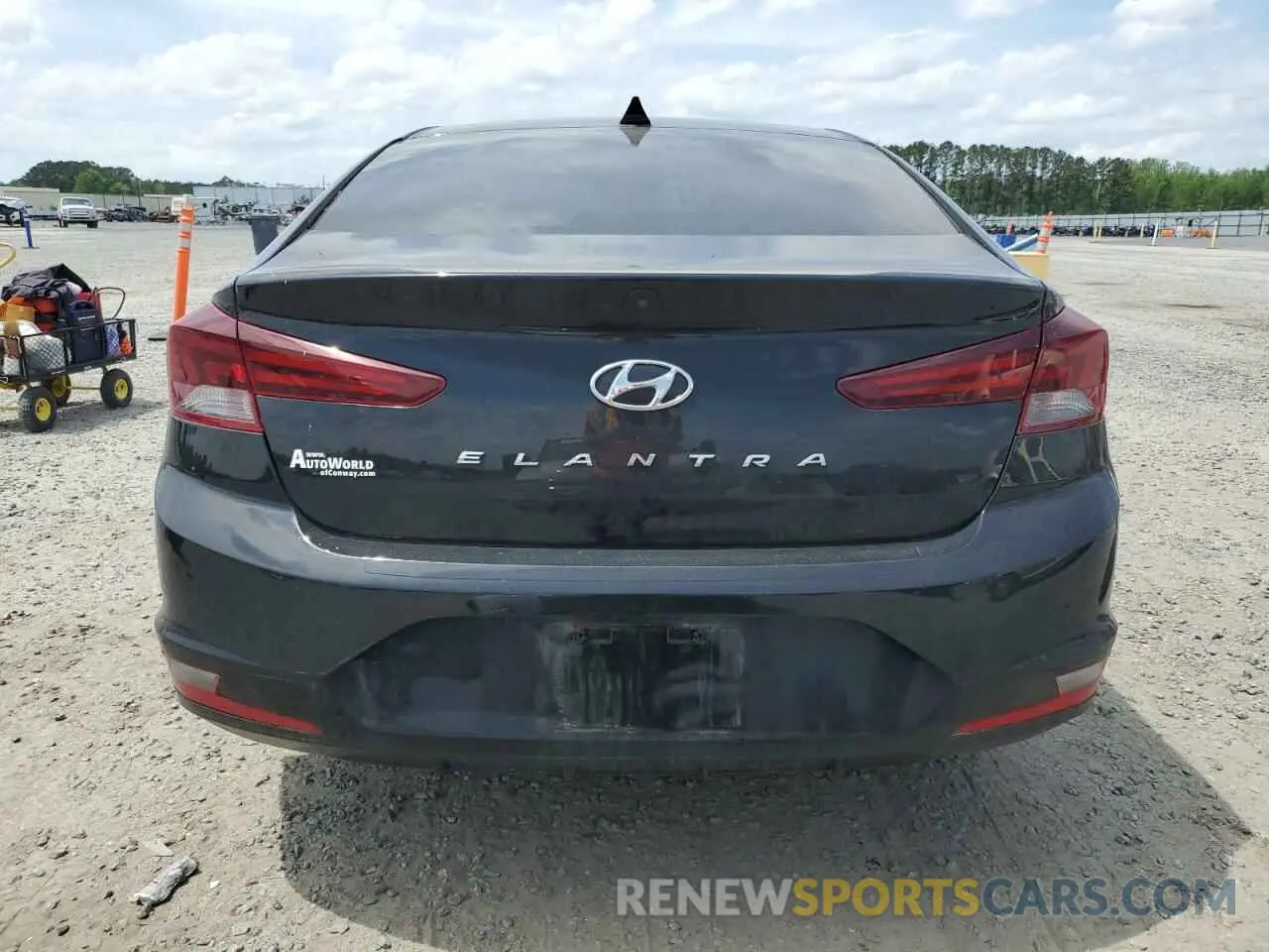 6 Photograph of a damaged car 5NPD84LF7LH613211 HYUNDAI ELANTRA 2020
